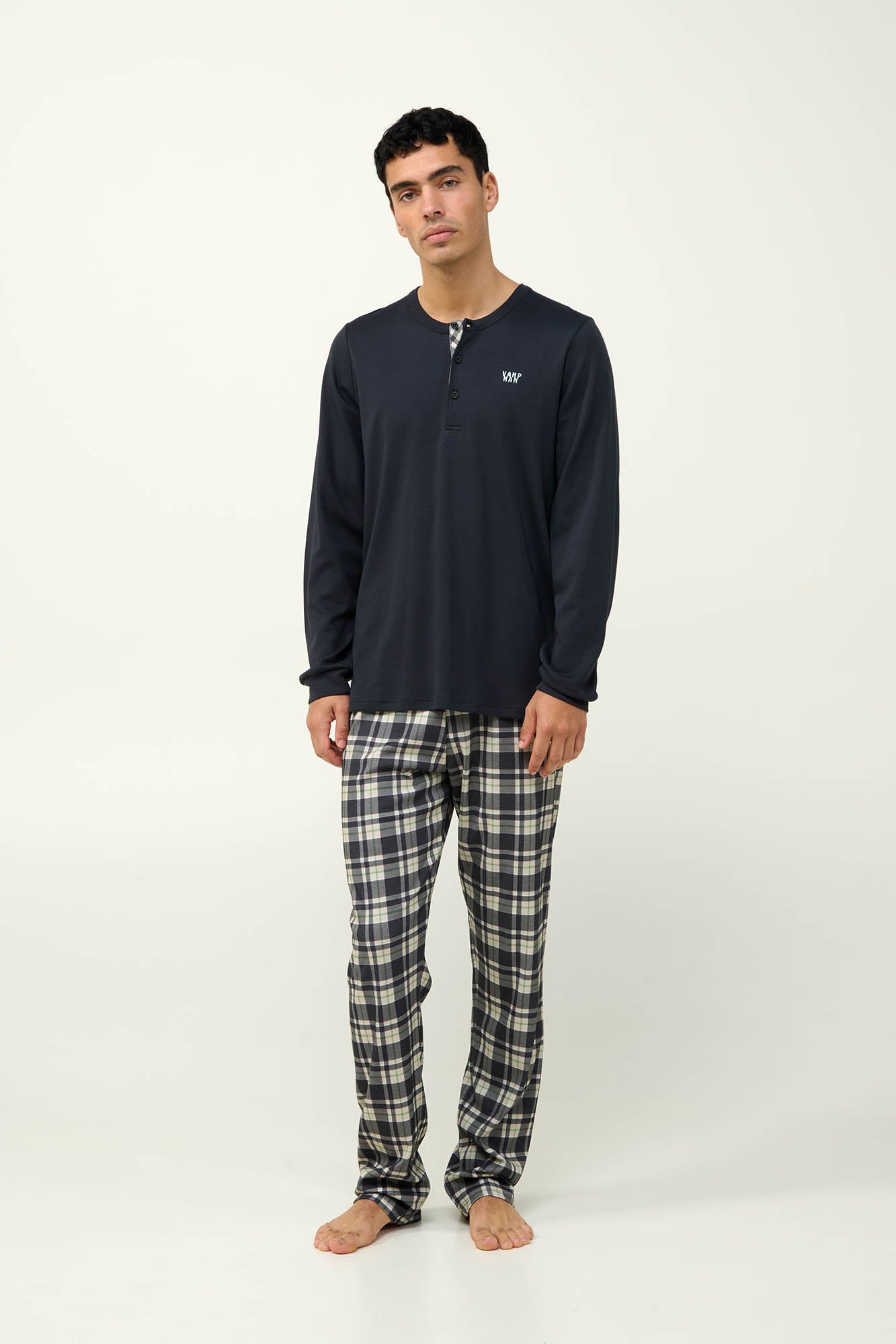 https://assets.vampfashion.com/SOFTONE_TMP_IMAGES/2_0320763028.jpg