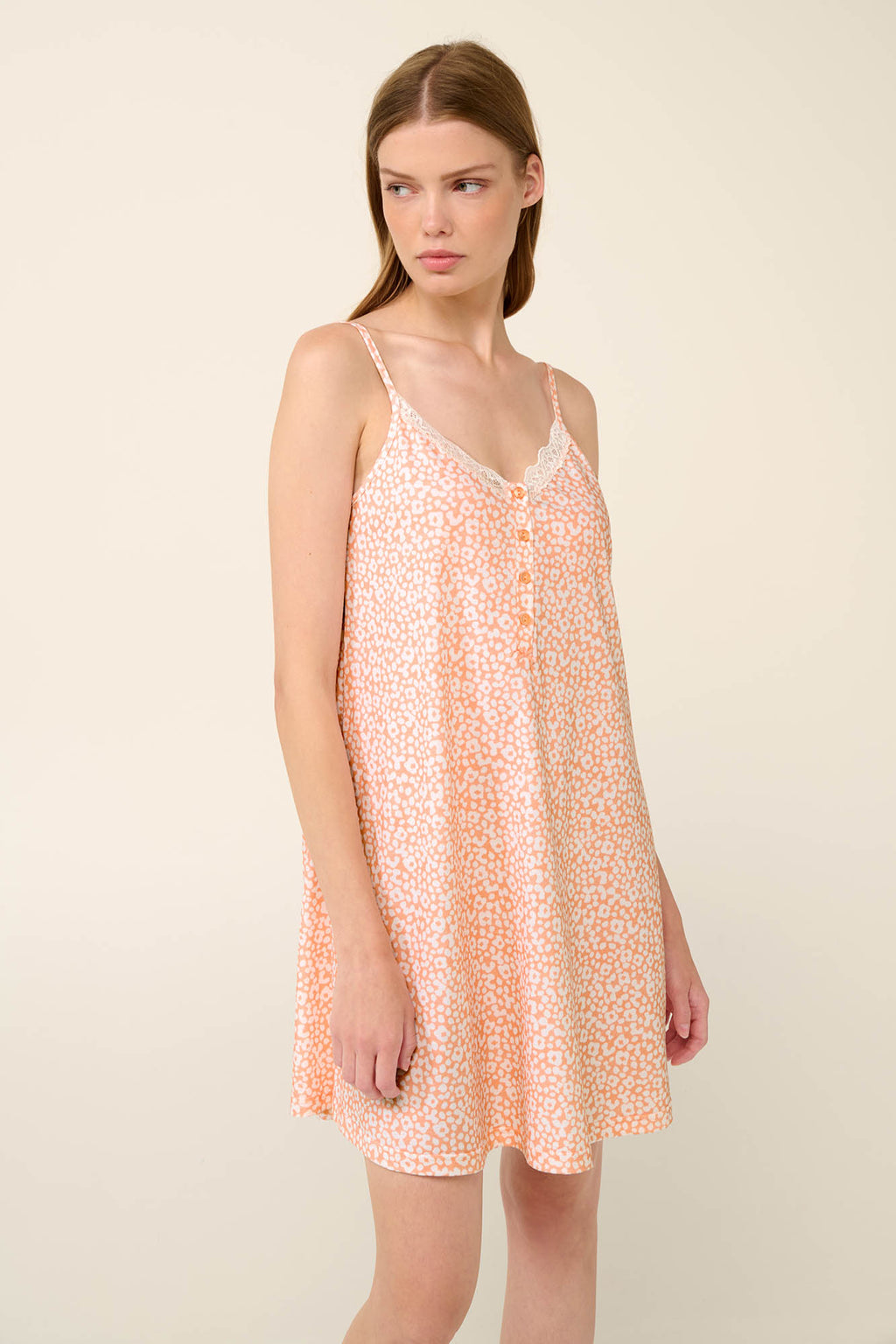 https://assets.vampfashion.com/SOFTONE_TMP_IMAGES/2_0332705227.jpg