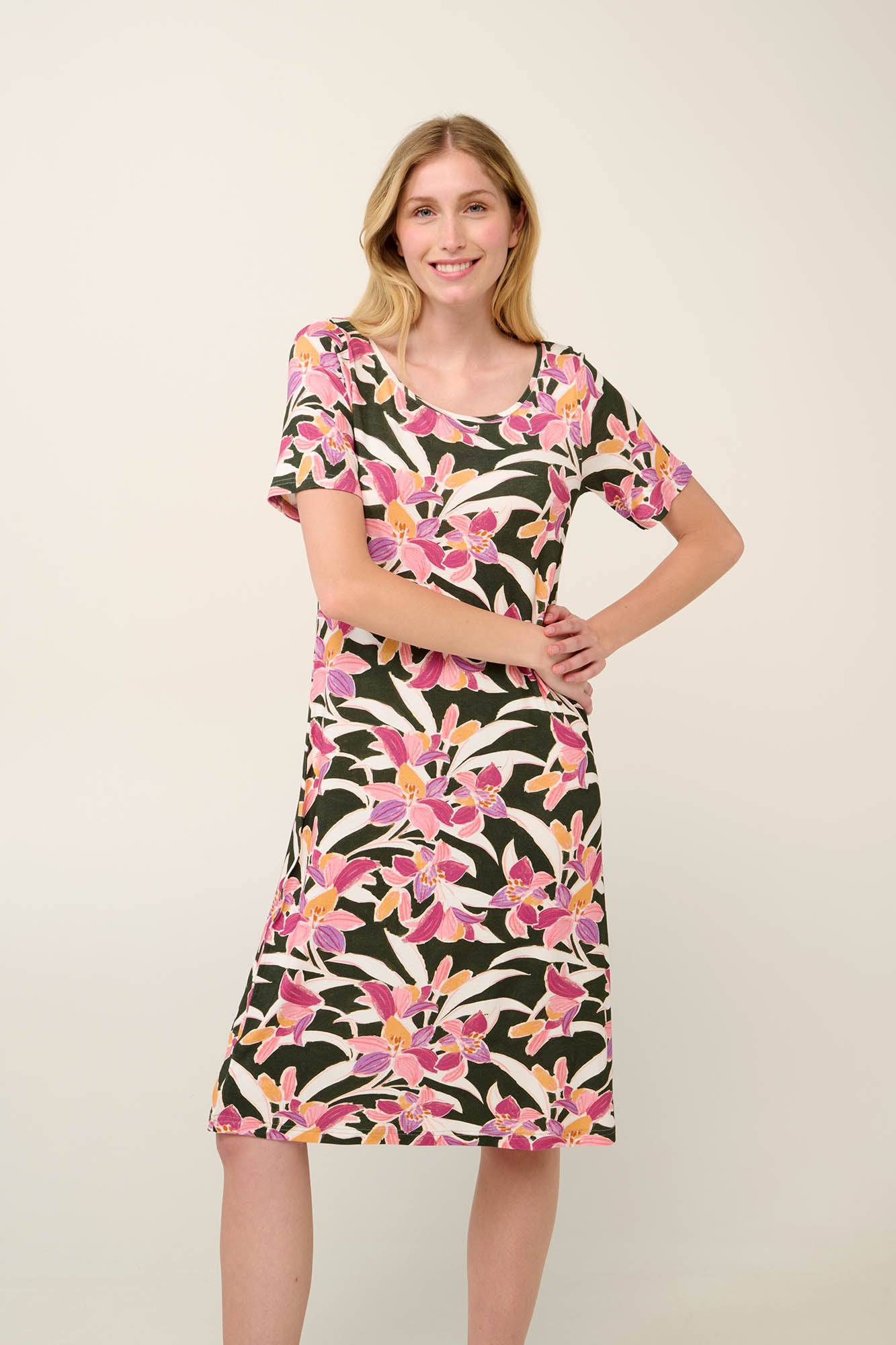 https://assets.vampfashion.com/SOFTONE_TMP_IMAGES/2_0430121582.jpg