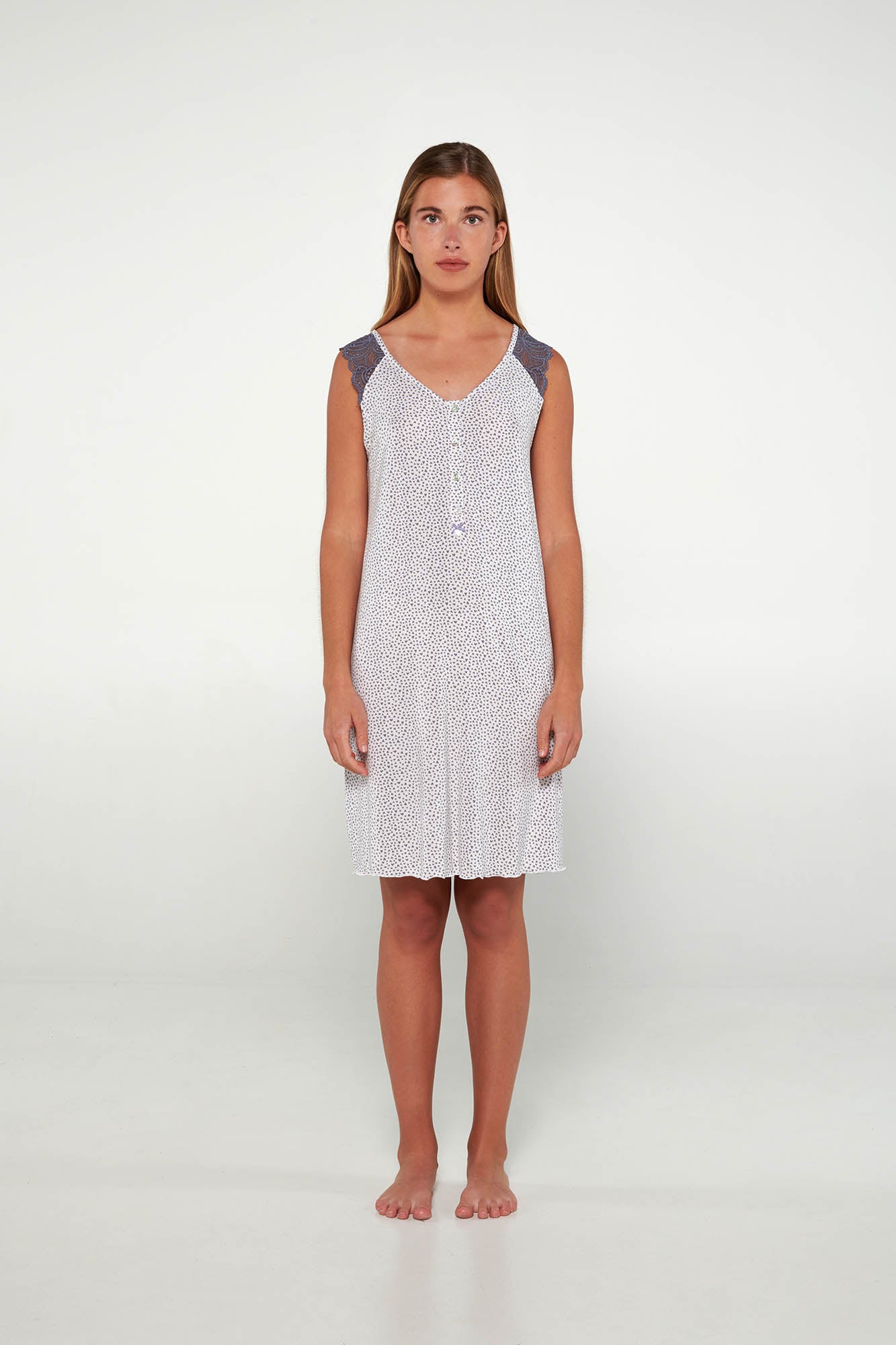 https://assets.vampfashion.com/SOFTONE_TMP_IMAGES/2_0439695707.jpg