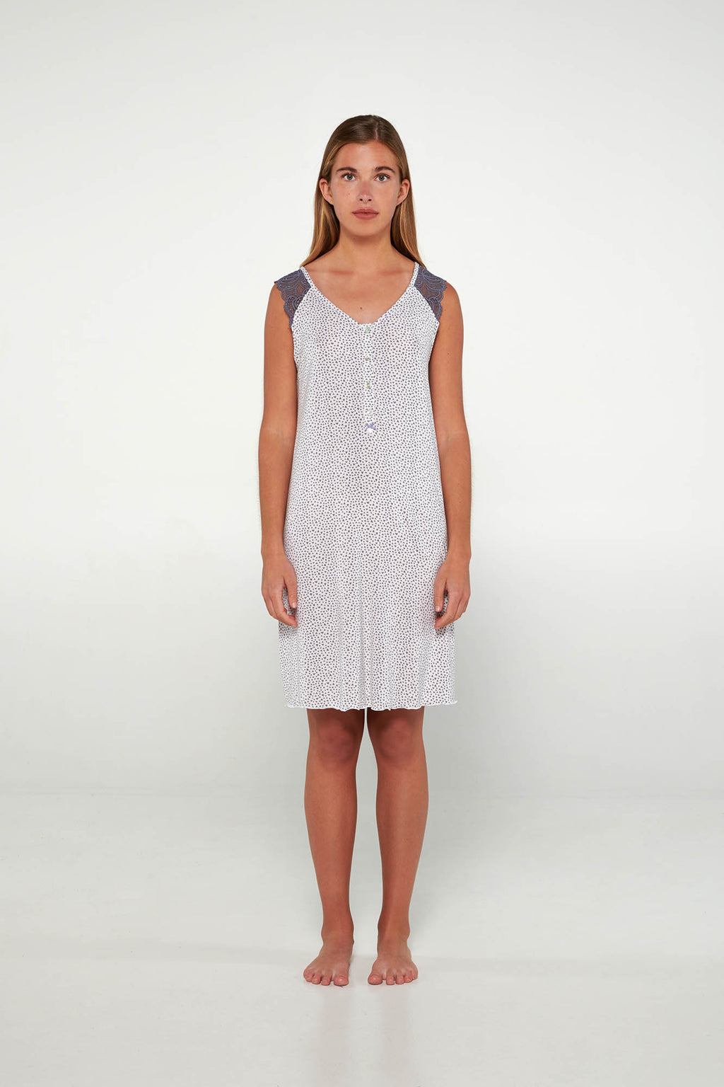 https://assets.vampfashion.com/SOFTONE_TMP_IMAGES/2_0439695707.jpg