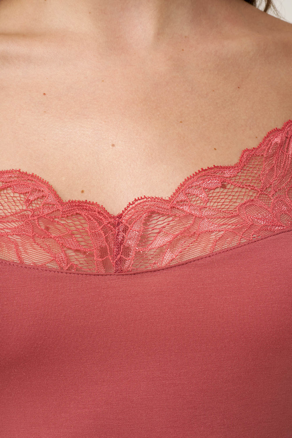 https://assets.vampfashion.com/SOFTONE_TMP_IMAGES/2_0447894794.jpg