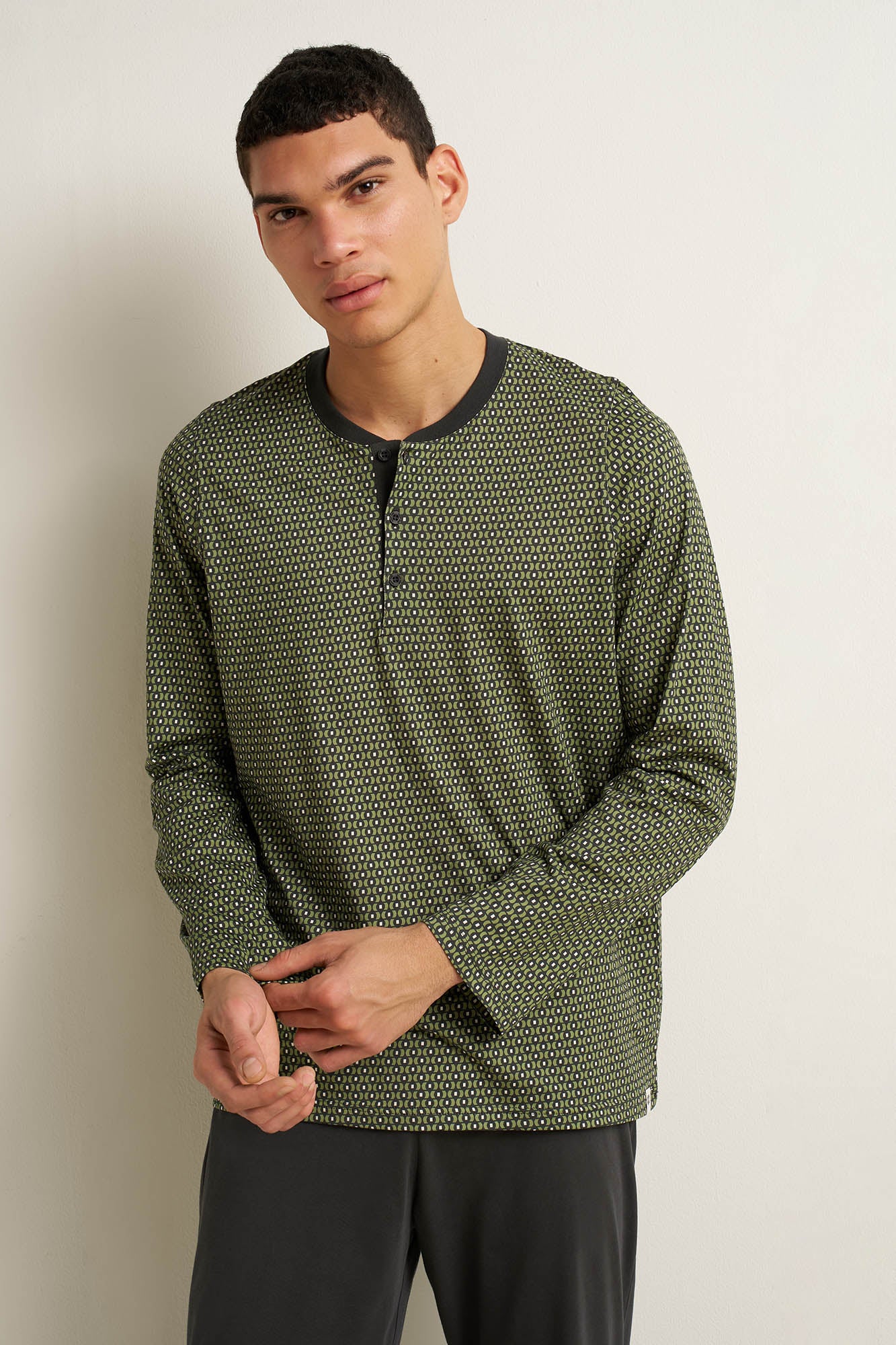 https://assets.vampfashion.com/SOFTONE_TMP_IMAGES/2_0498903962.jpg