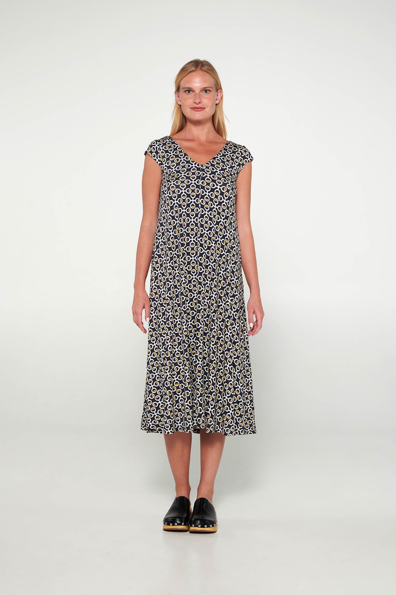 https://assets.vampfashion.com/SOFTONE_TMP_IMAGES/2_0549750308.jpg