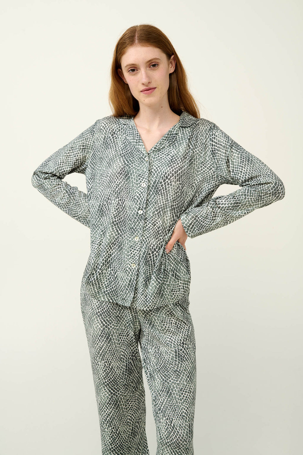 Vamp - Κουμπωτή Γυναικεία Πυτζάμα Micromodal