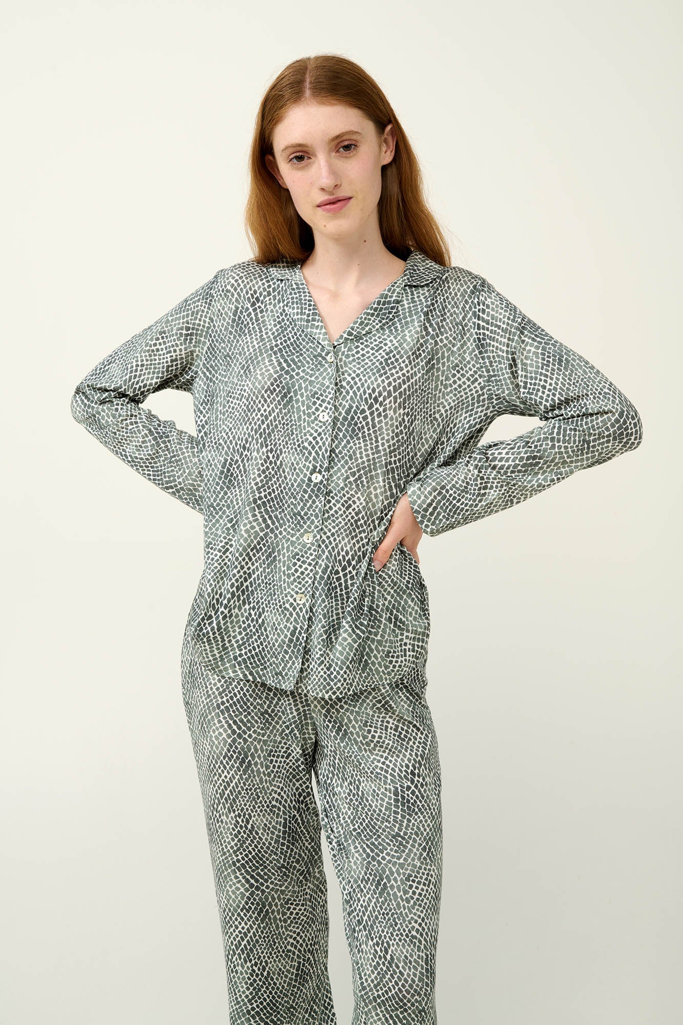 https://assets.vampfashion.com/SOFTONE_TMP_IMAGES/2_0615365746.jpg