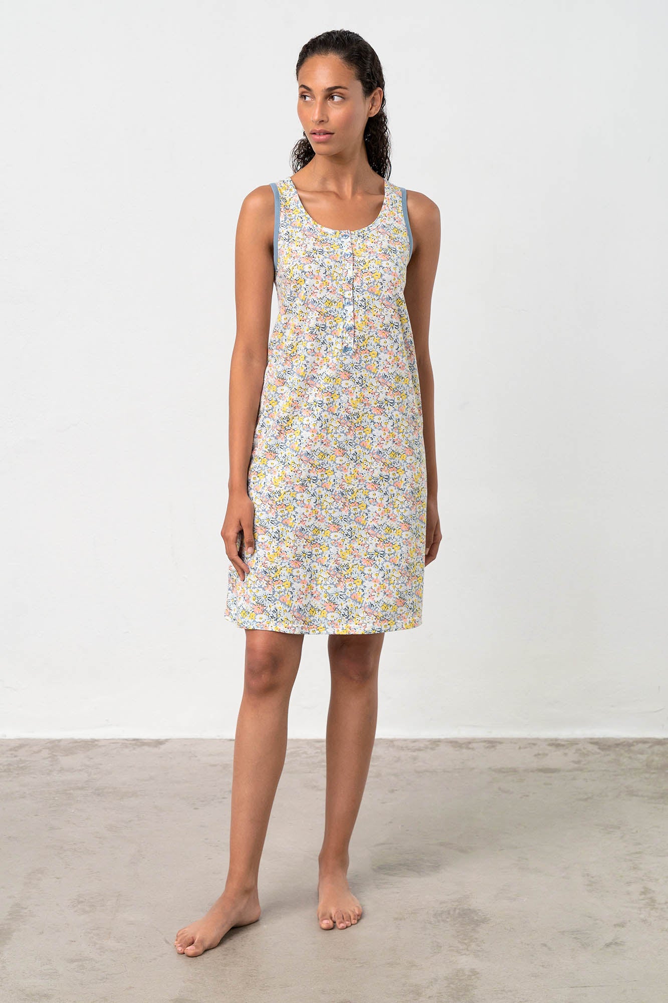 https://assets.vampfashion.com/SOFTONE_TMP_IMAGES/2_0645299466.jpg