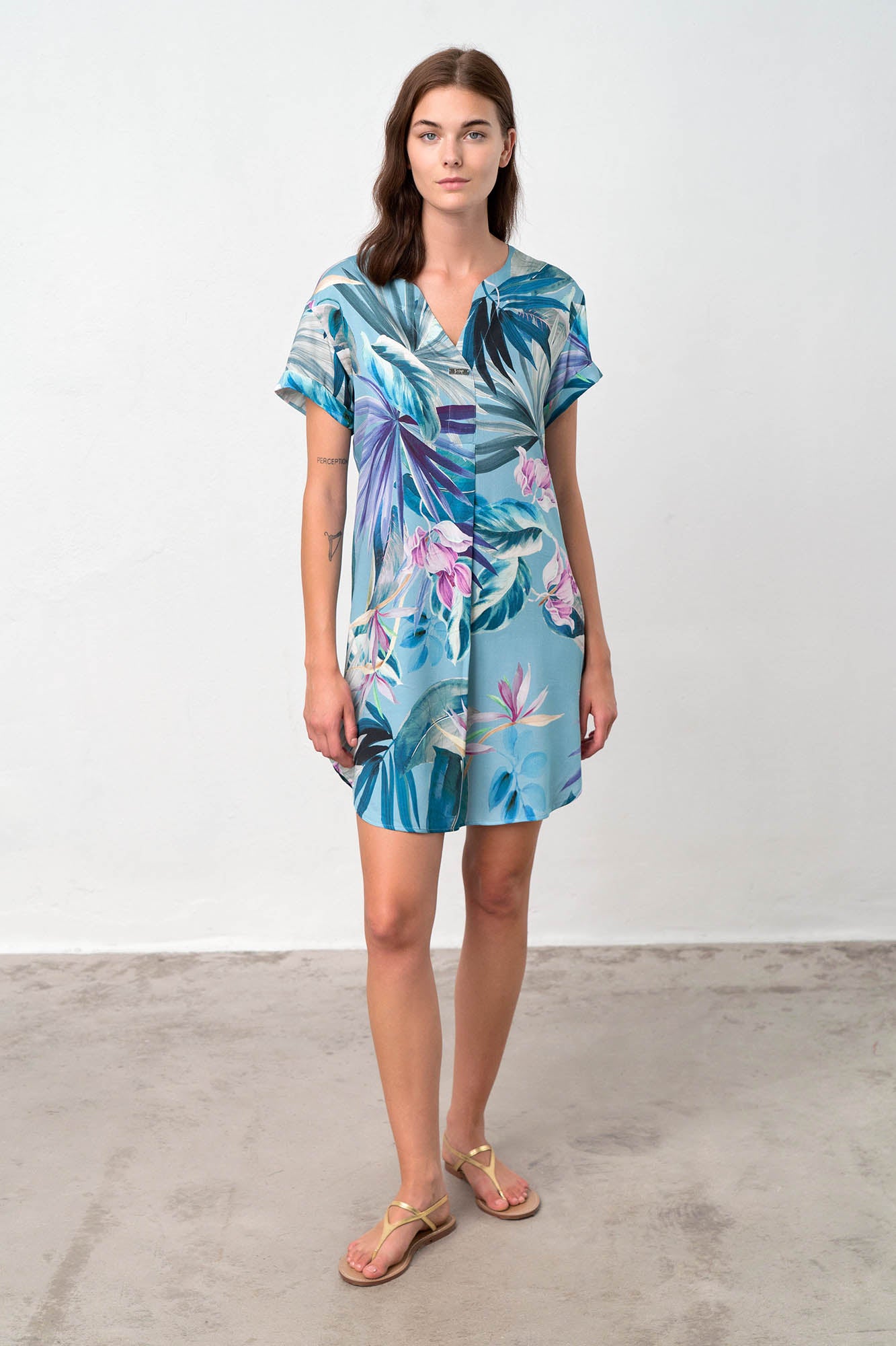 https://assets.vampfashion.com/SOFTONE_TMP_IMAGES/2_0648678520.jpg
