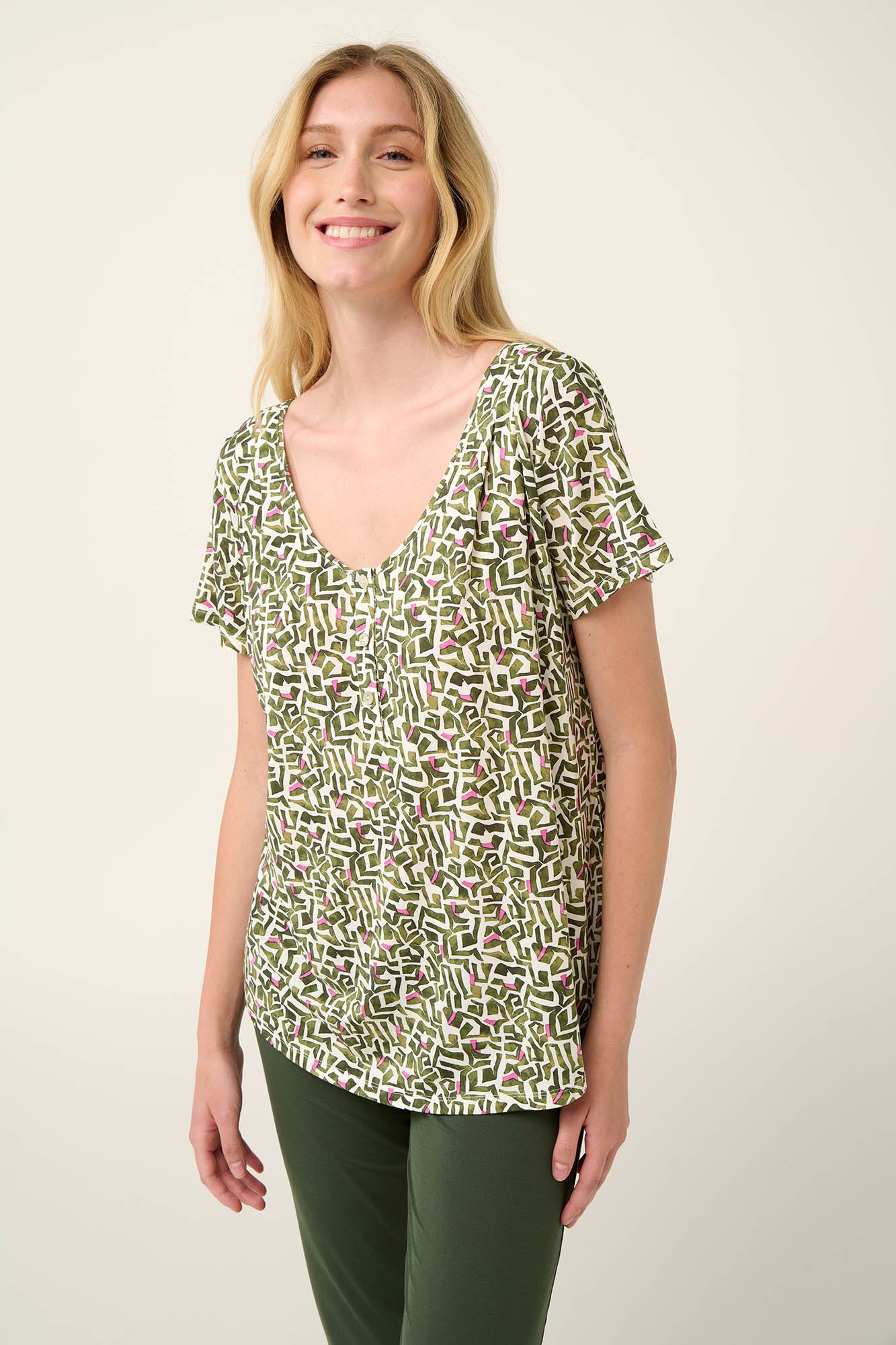 https://assets.vampfashion.com/SOFTONE_TMP_IMAGES/2_0692905210.jpg