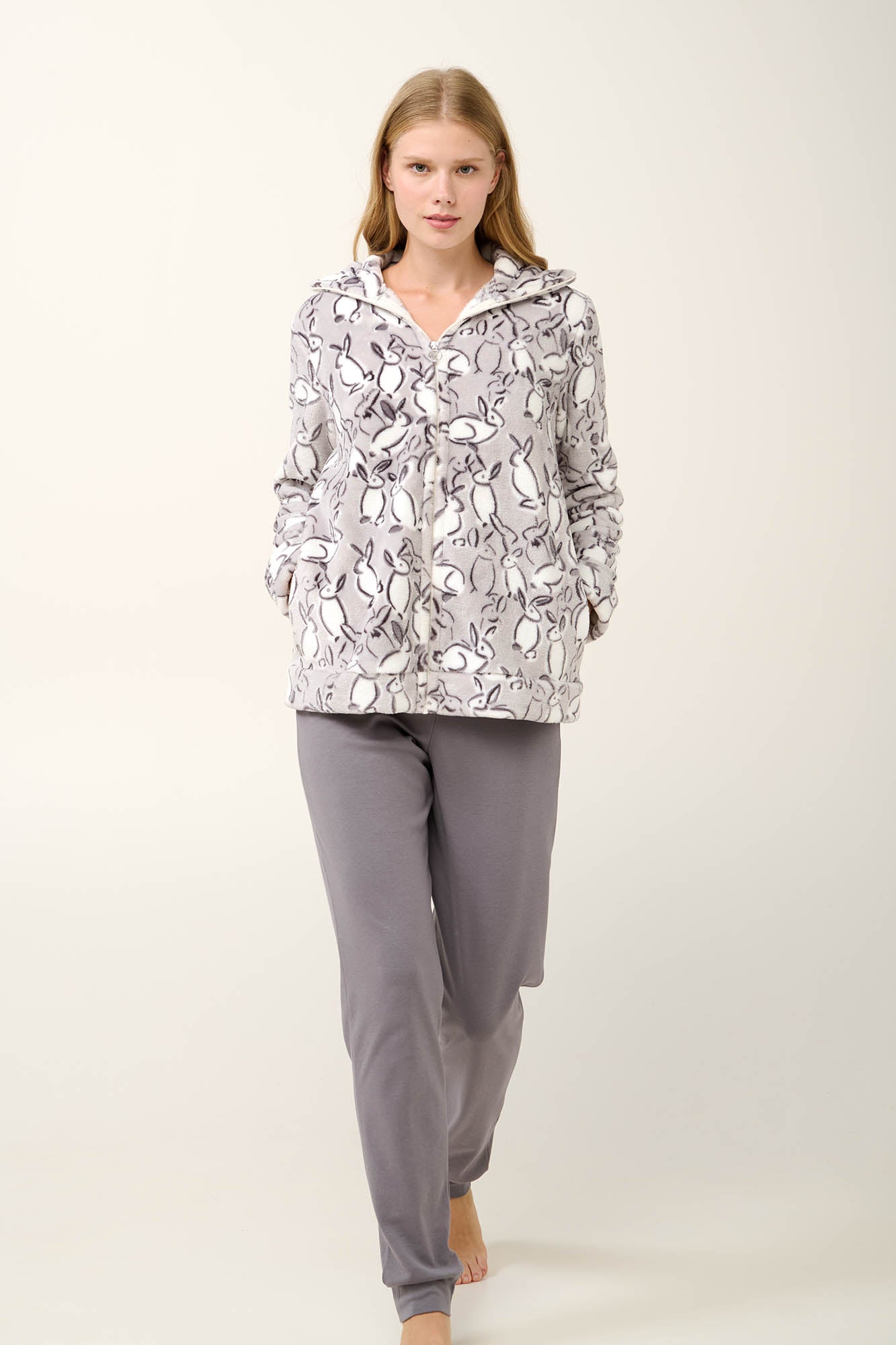 https://assets.vampfashion.com/SOFTONE_TMP_IMAGES/2_0702565106.jpg