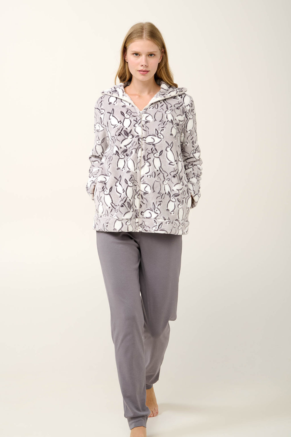https://assets.vampfashion.com/SOFTONE_TMP_IMAGES/2_0702565106.jpg