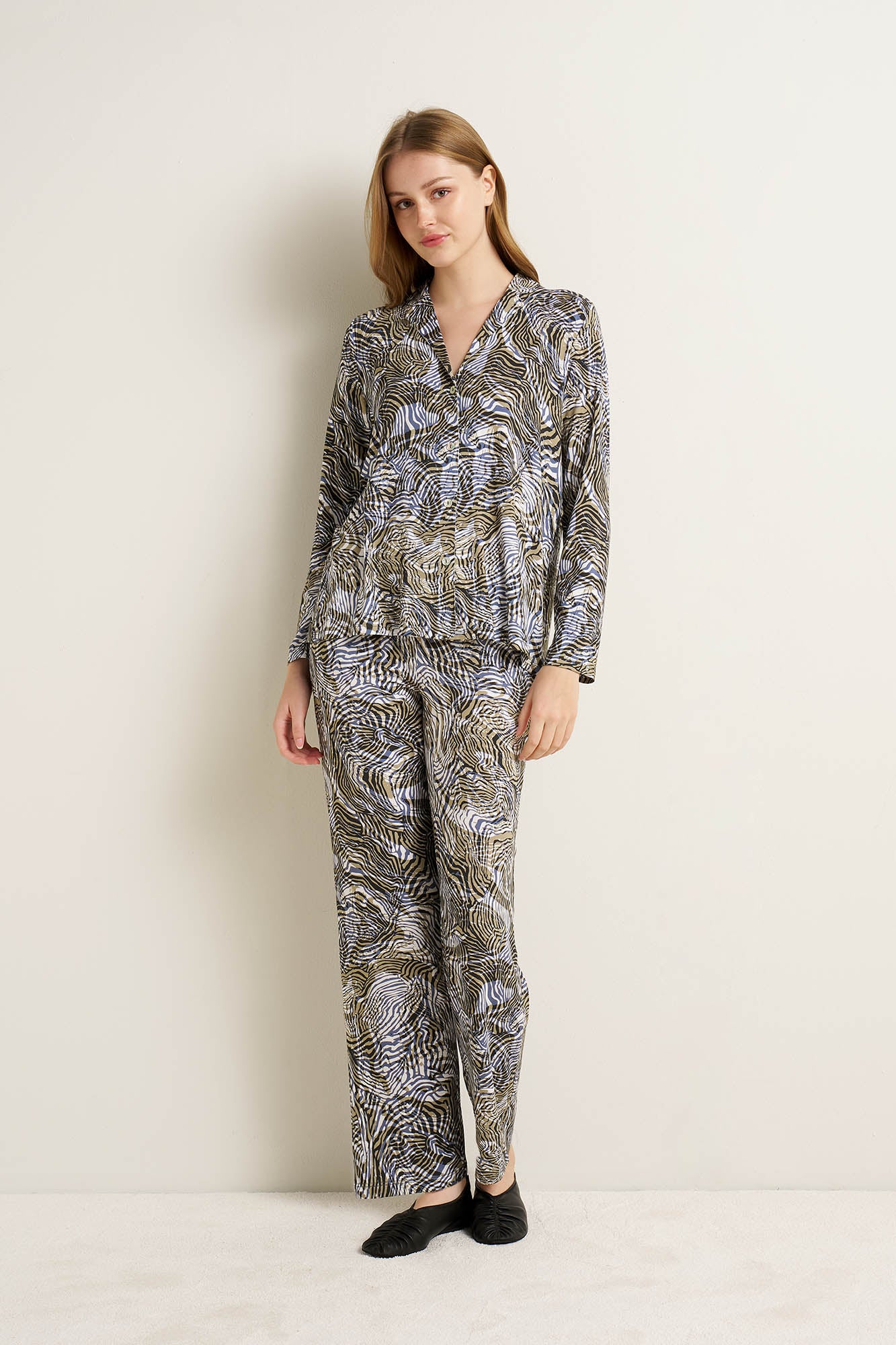 https://assets.vampfashion.com/SOFTONE_TMP_IMAGES/2_0705557771.jpg