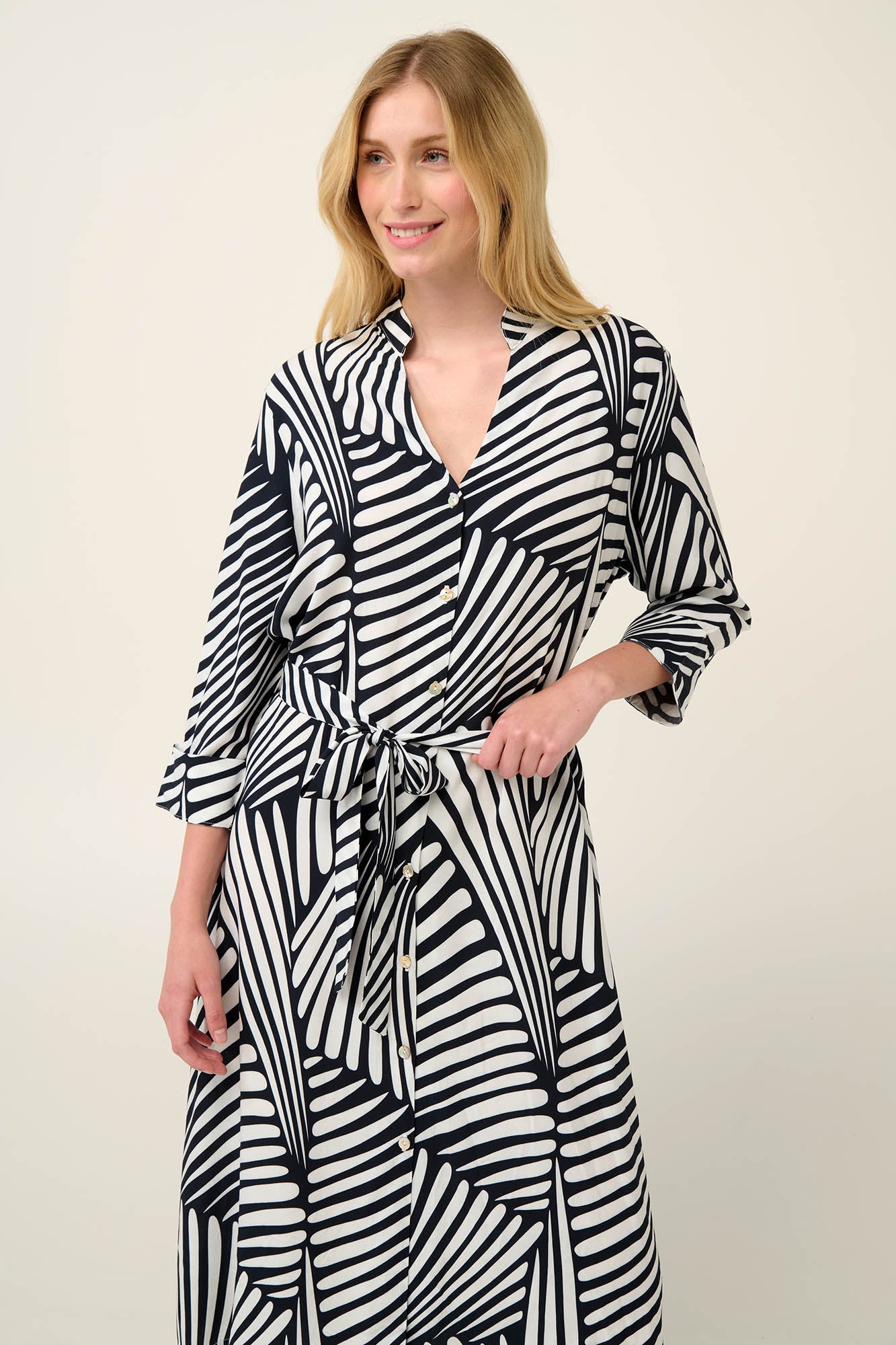 https://assets.vampfashion.com/SOFTONE_TMP_IMAGES/2_0737260619.jpg