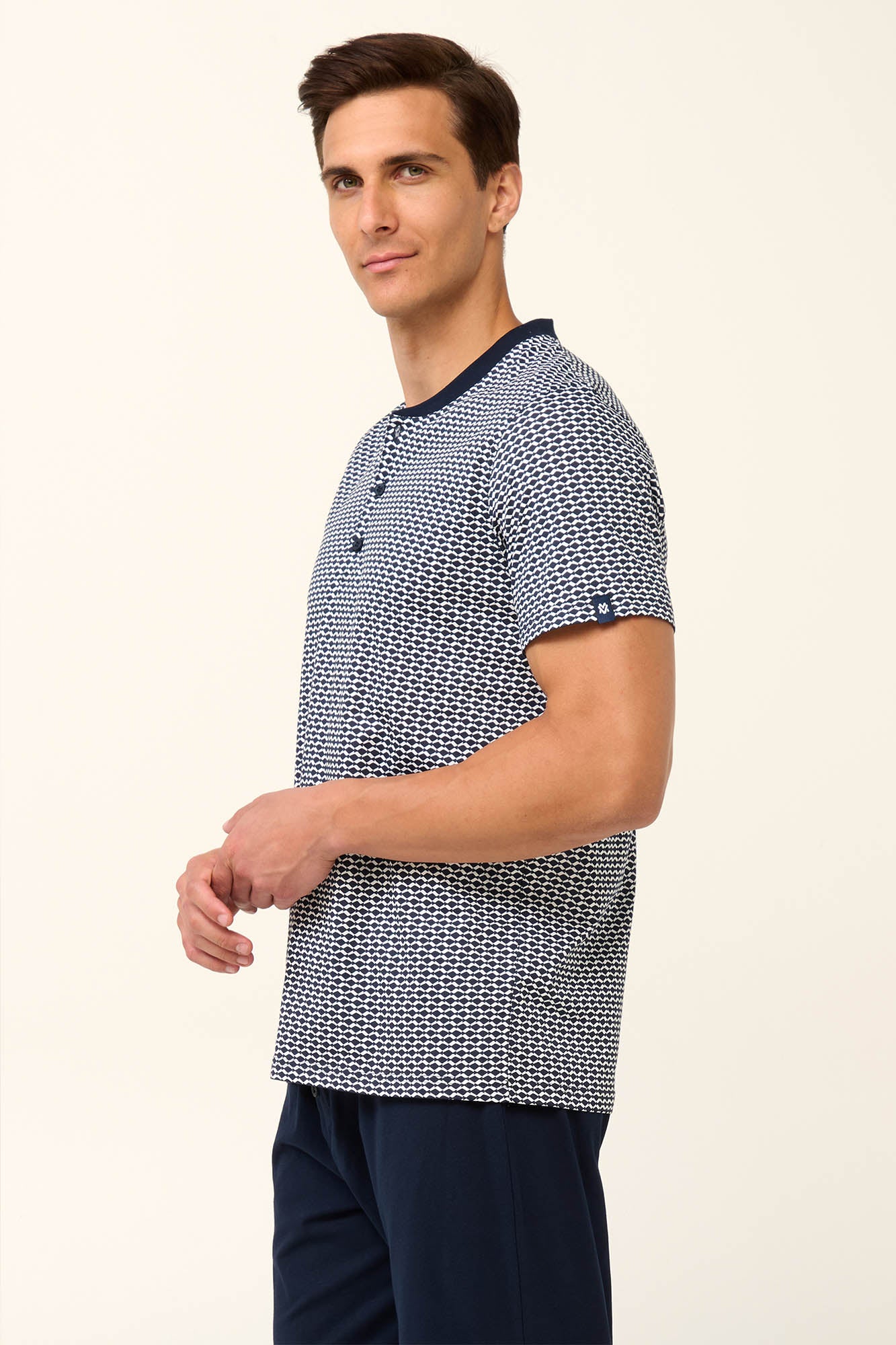 https://assets.vampfashion.com/SOFTONE_TMP_IMAGES/2_0739967466.jpg
