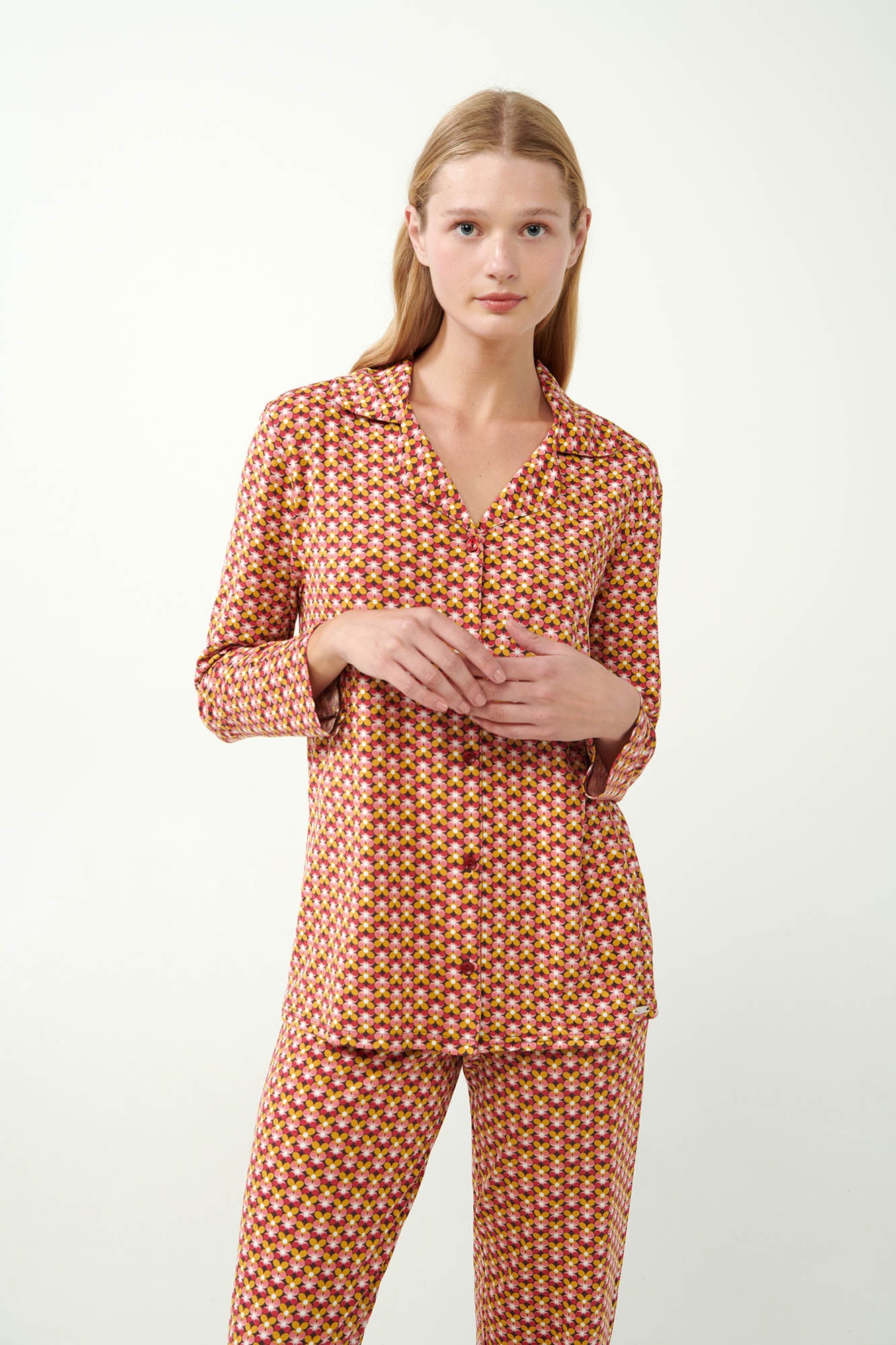 https://assets.vampfashion.com/SOFTONE_TMP_IMAGES/2_0774853585.jpg