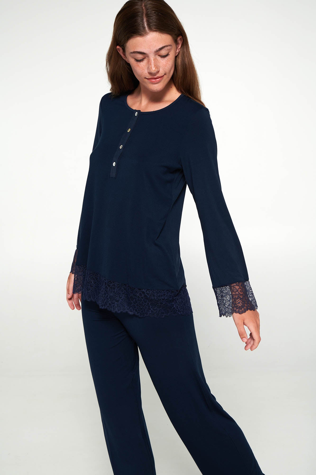 https://assets.vampfashion.com/SOFTONE_TMP_IMAGES/2_0789598772.jpg