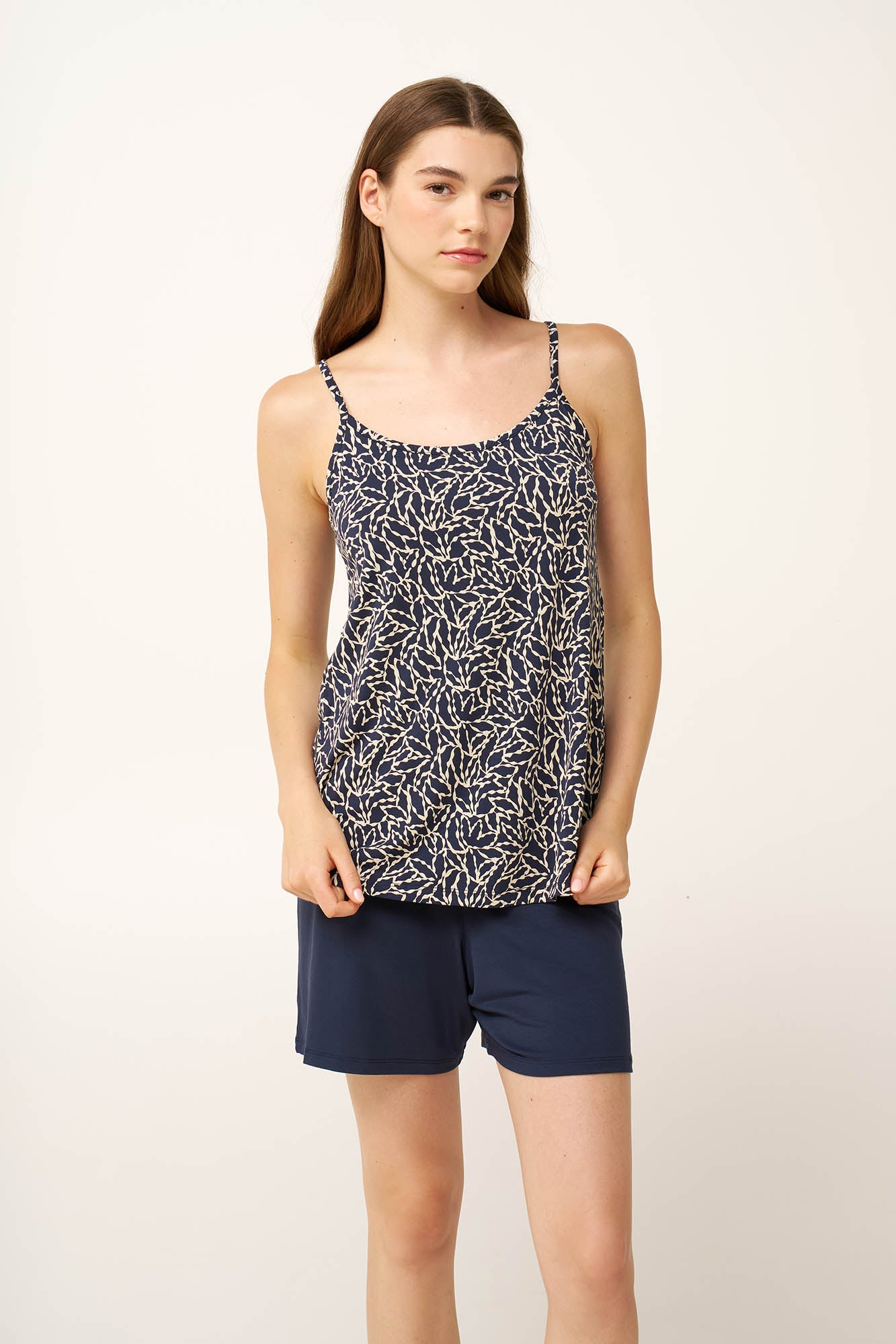 https://assets.vampfashion.com/SOFTONE_TMP_IMAGES/2_0820989160.jpg