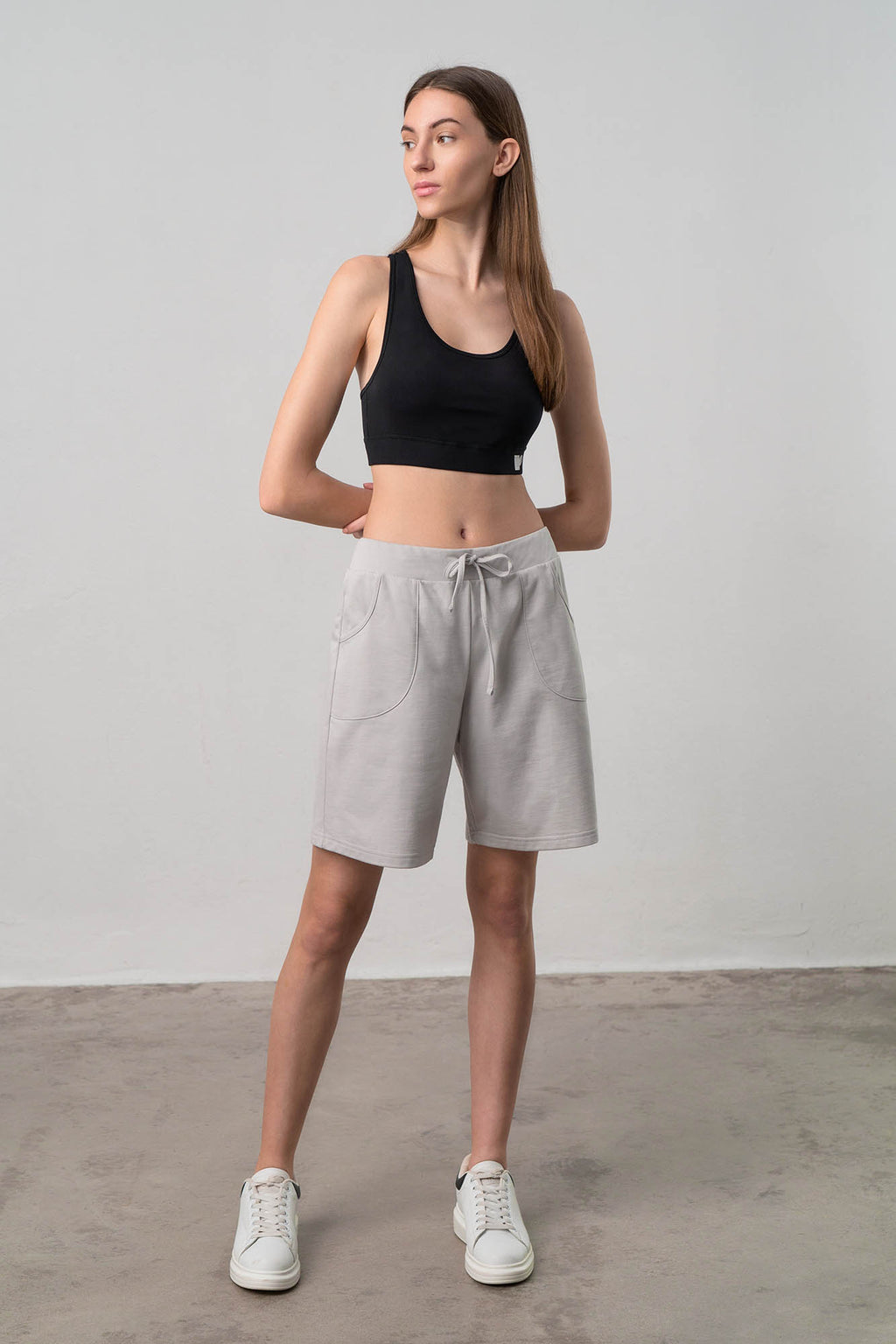 Vamp - Μονόχρωμο Κοντό Παντελόνι