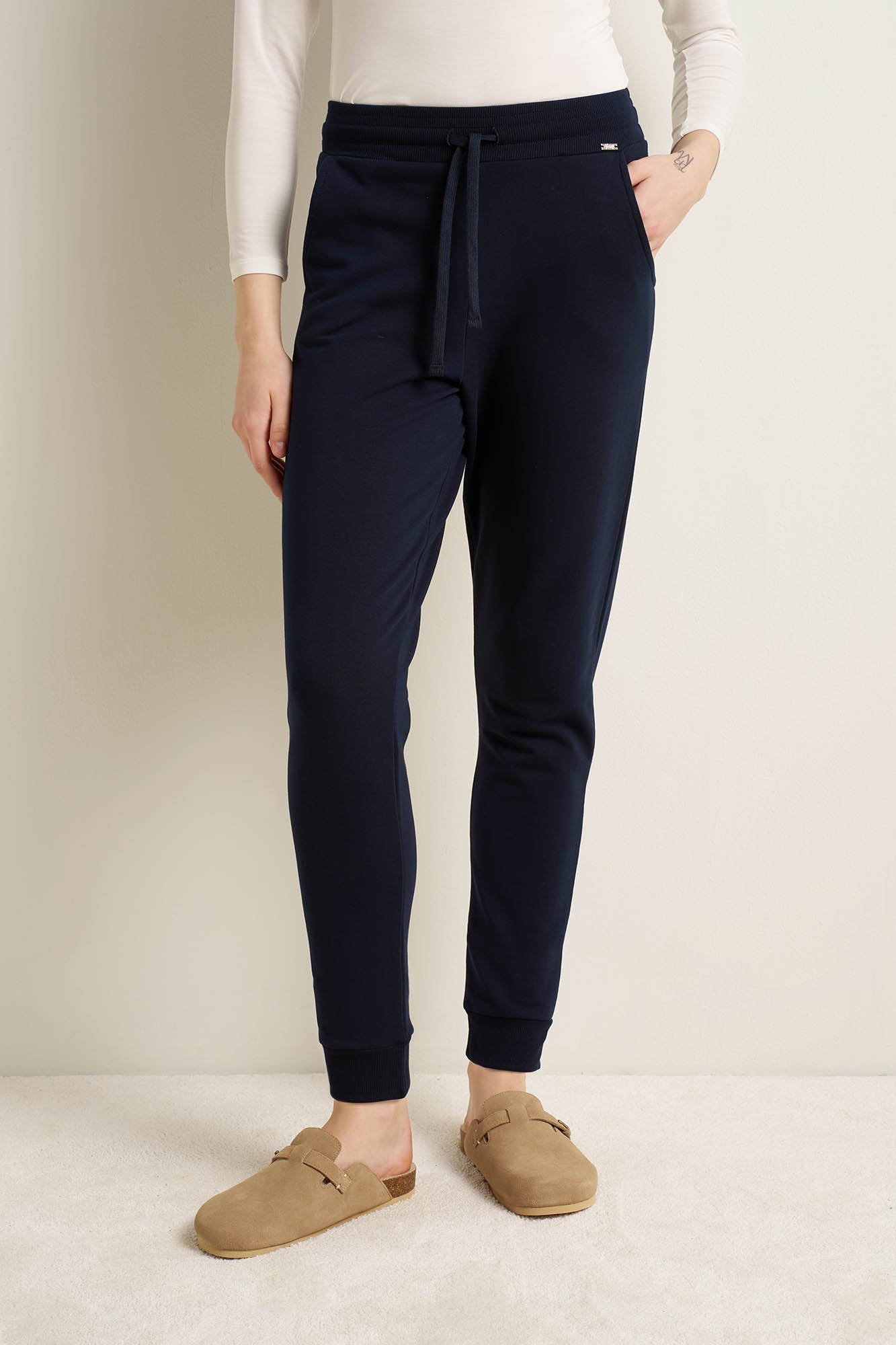https://assets.vampfashion.com/SOFTONE_TMP_IMAGES/2_0834649560.jpg