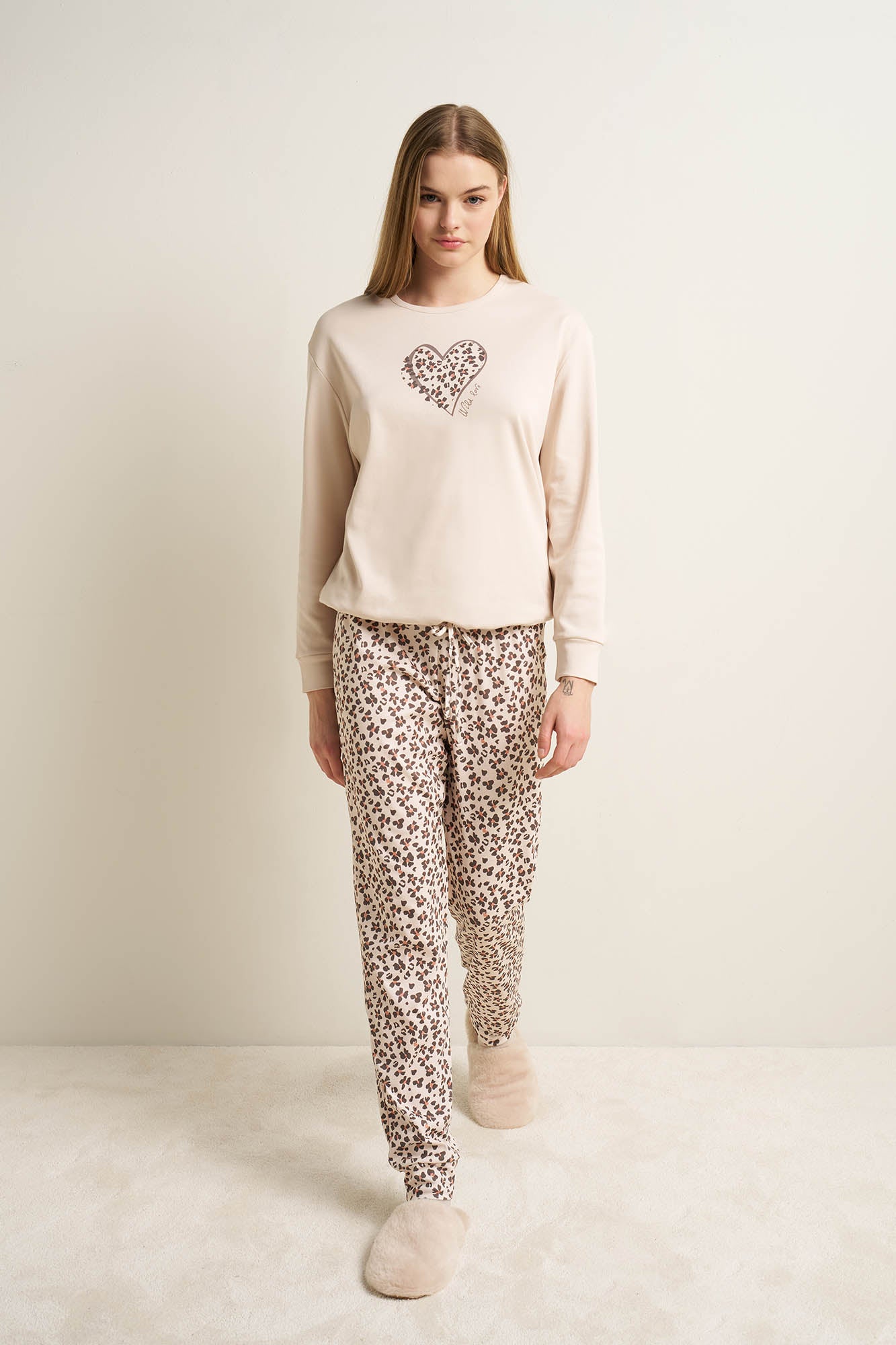 https://assets.vampfashion.com/SOFTONE_TMP_IMAGES/2_0983299016.jpg