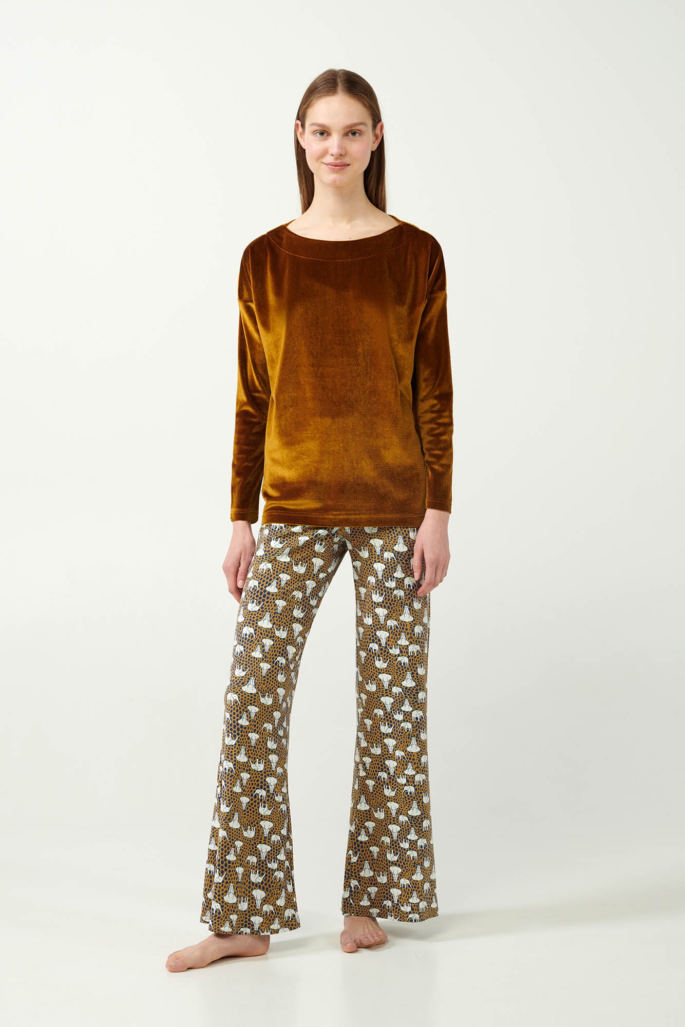 https://assets.vampfashion.com/SOFTONE_TMP_IMAGES/3_0009629210.jpg