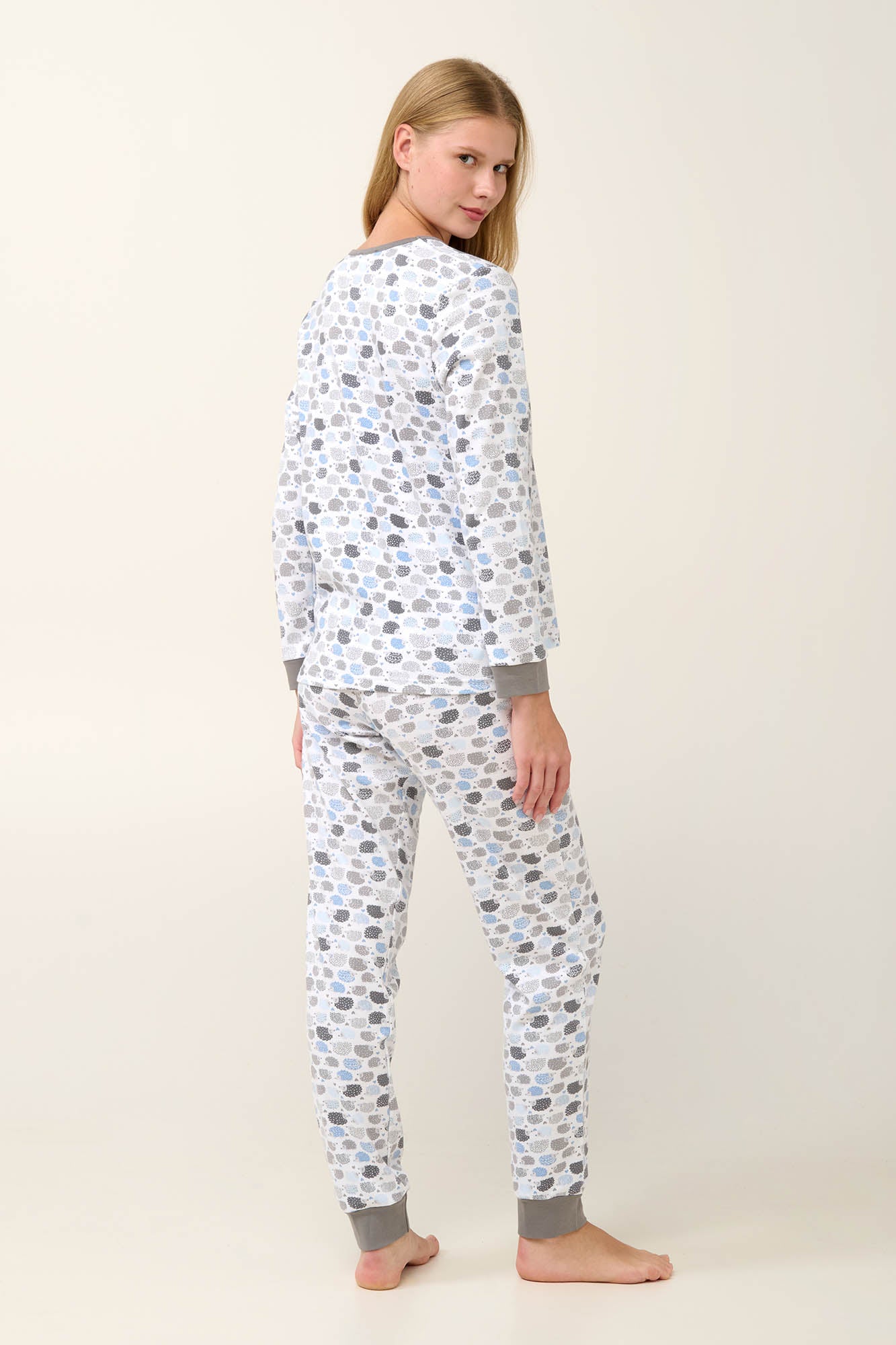 https://assets.vampfashion.com/SOFTONE_TMP_IMAGES/3_0023853826.jpg
