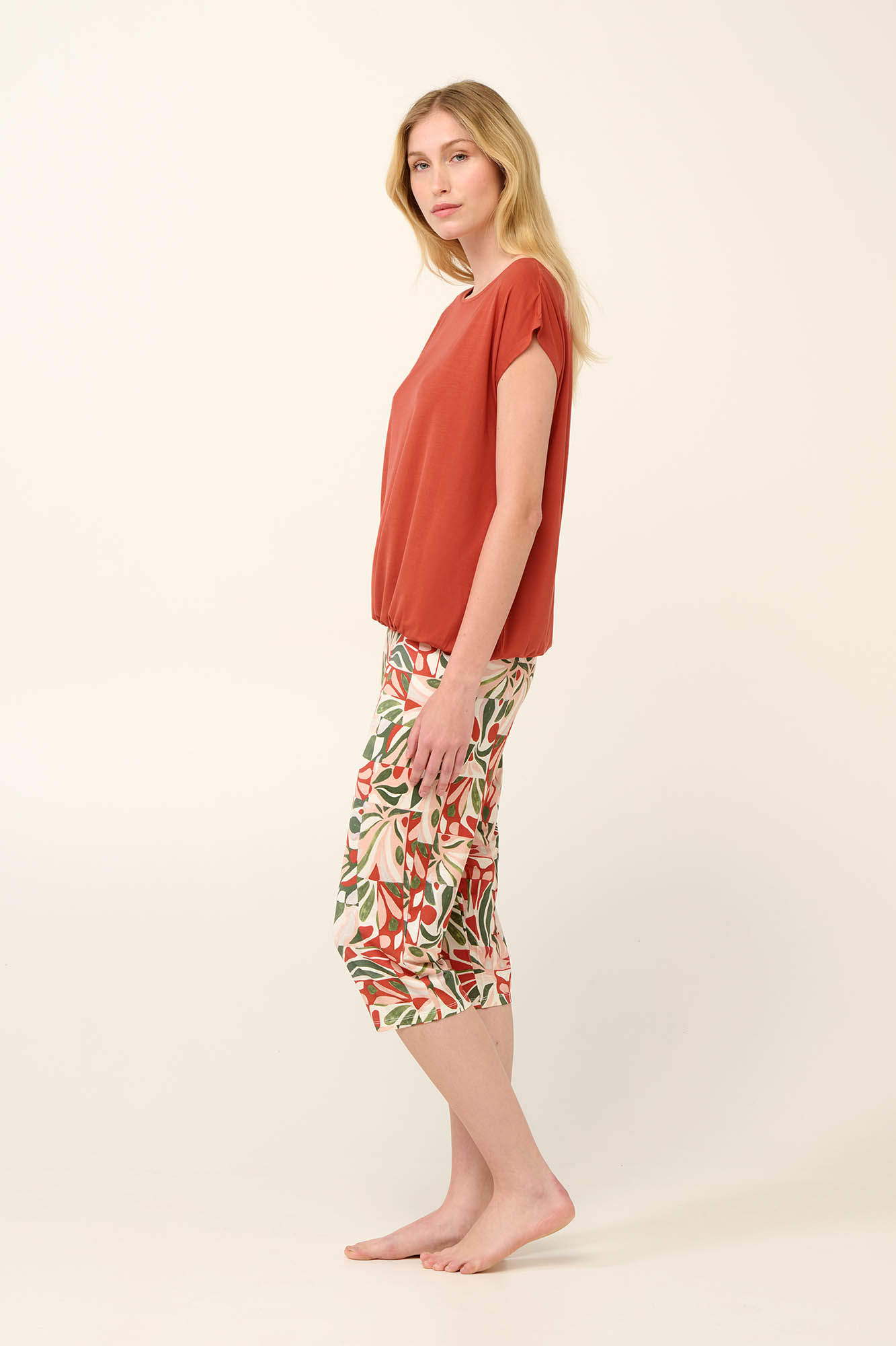 Vamp - Γυναικεία Πυτζάμα Micromodal με Κάπρι Παντελόνι