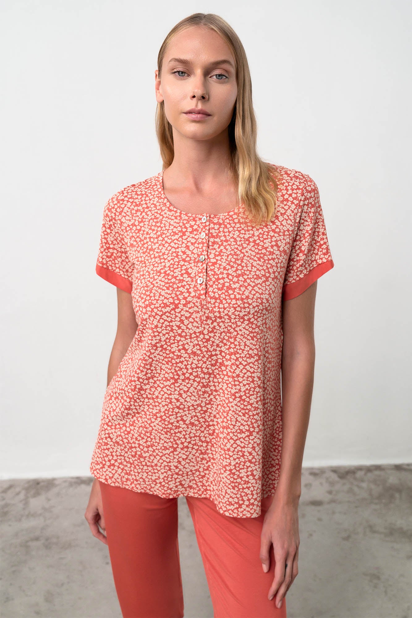 https://assets.vampfashion.com/SOFTONE_TMP_IMAGES/3_0083982976.jpg
