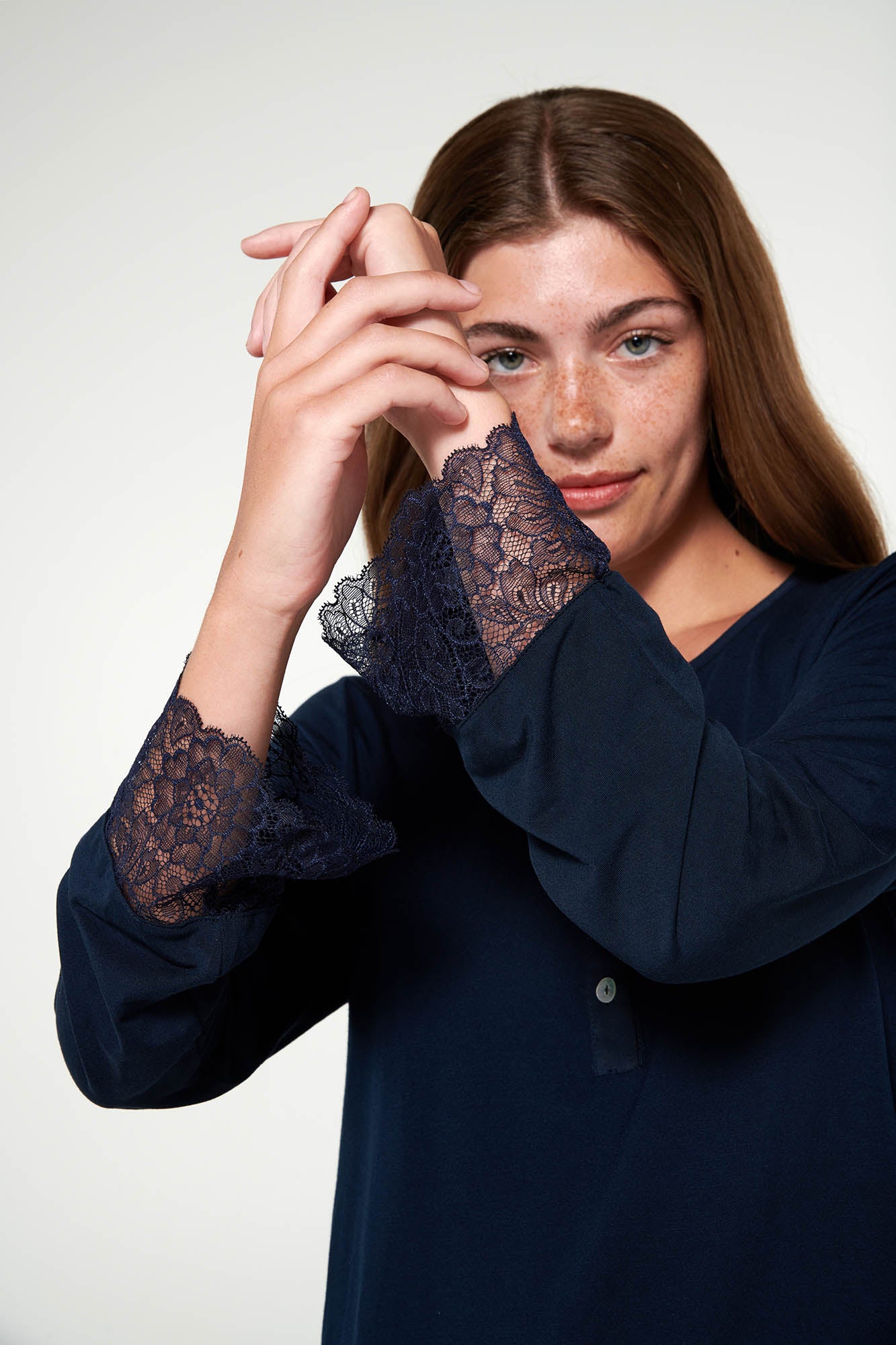 https://assets.vampfashion.com/SOFTONE_TMP_IMAGES/3_0124405783.jpg