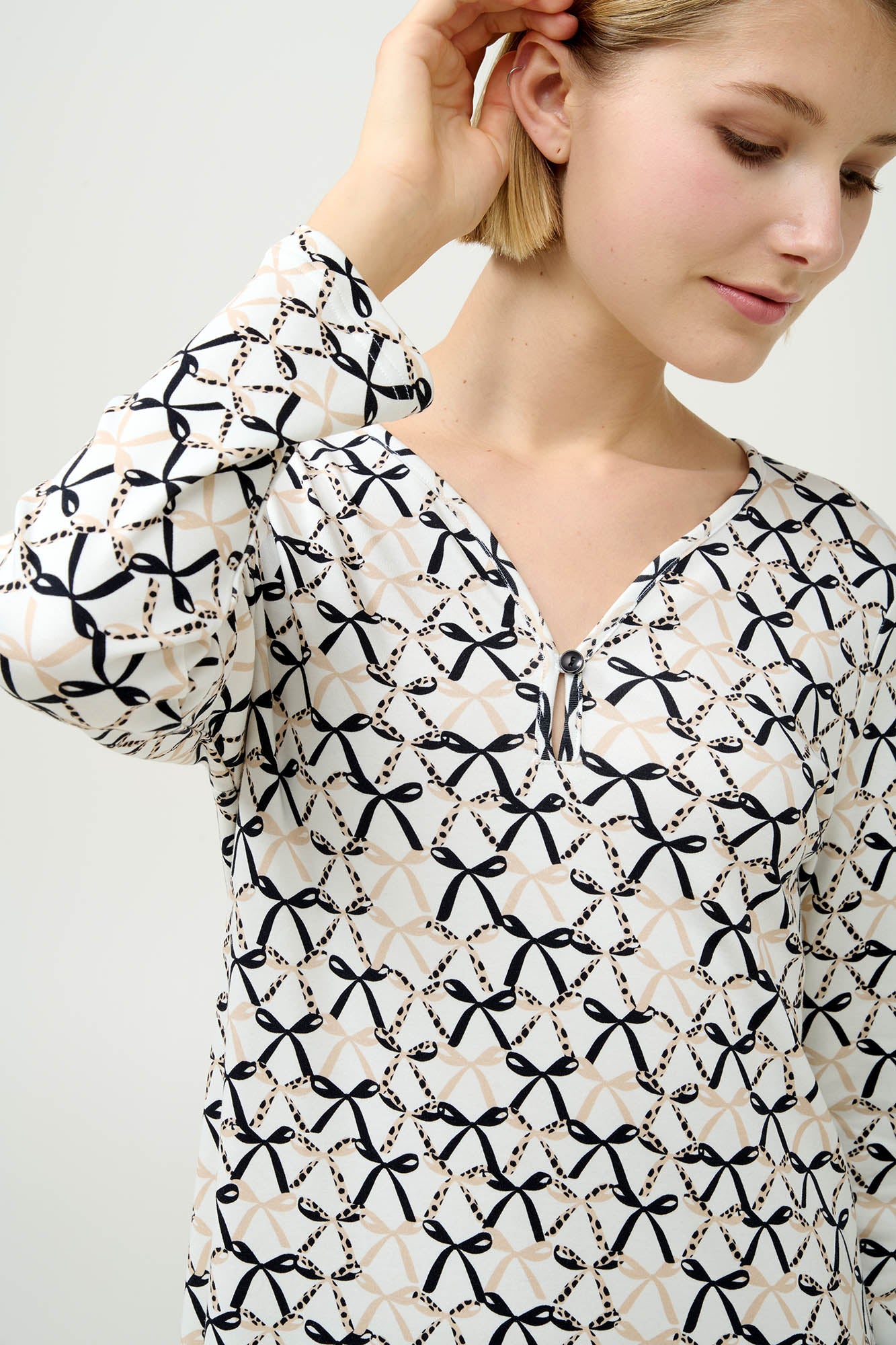https://assets.vampfashion.com/SOFTONE_TMP_IMAGES/3_0176987743.jpg