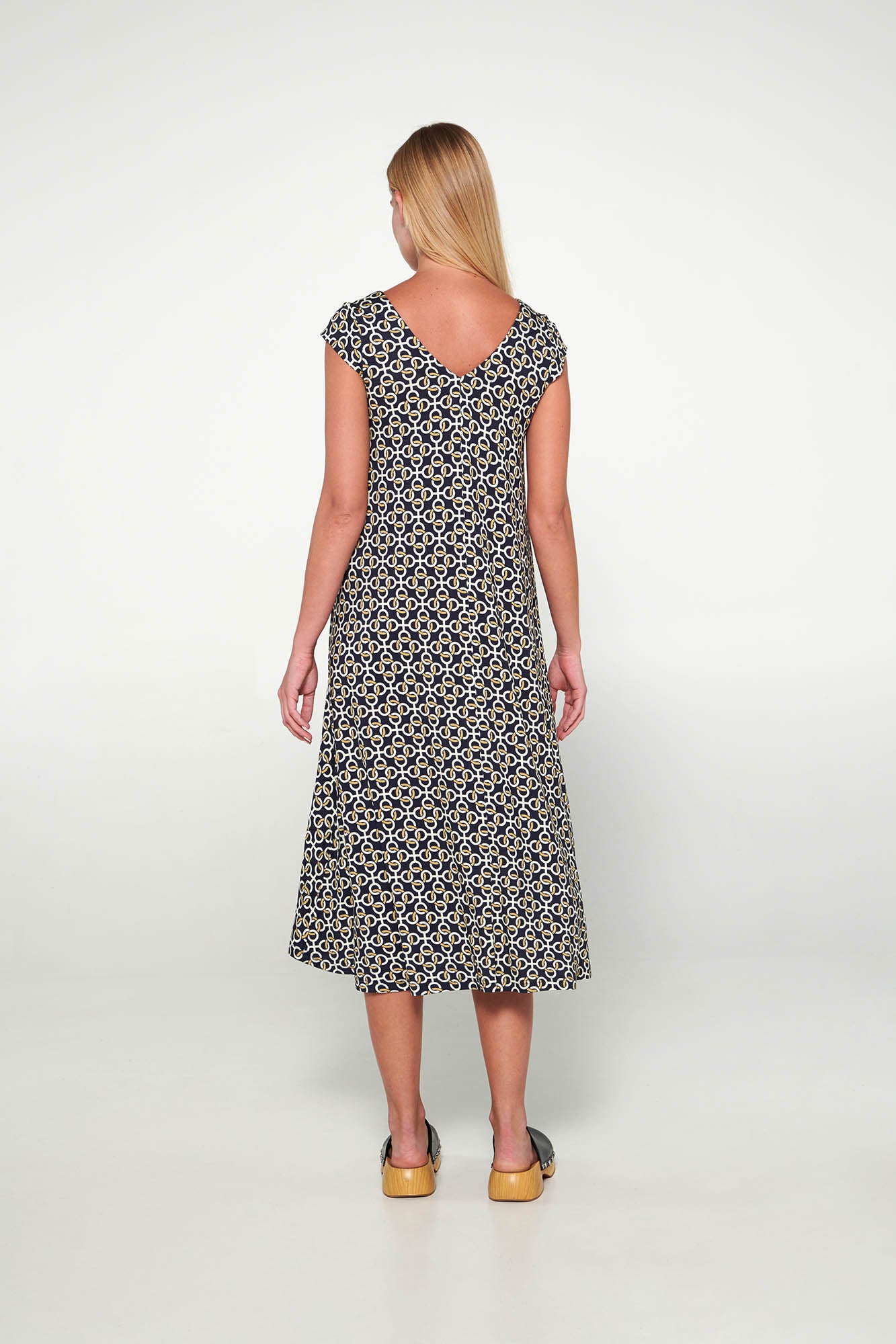 https://assets.vampfashion.com/SOFTONE_TMP_IMAGES/3_0191023565.jpg