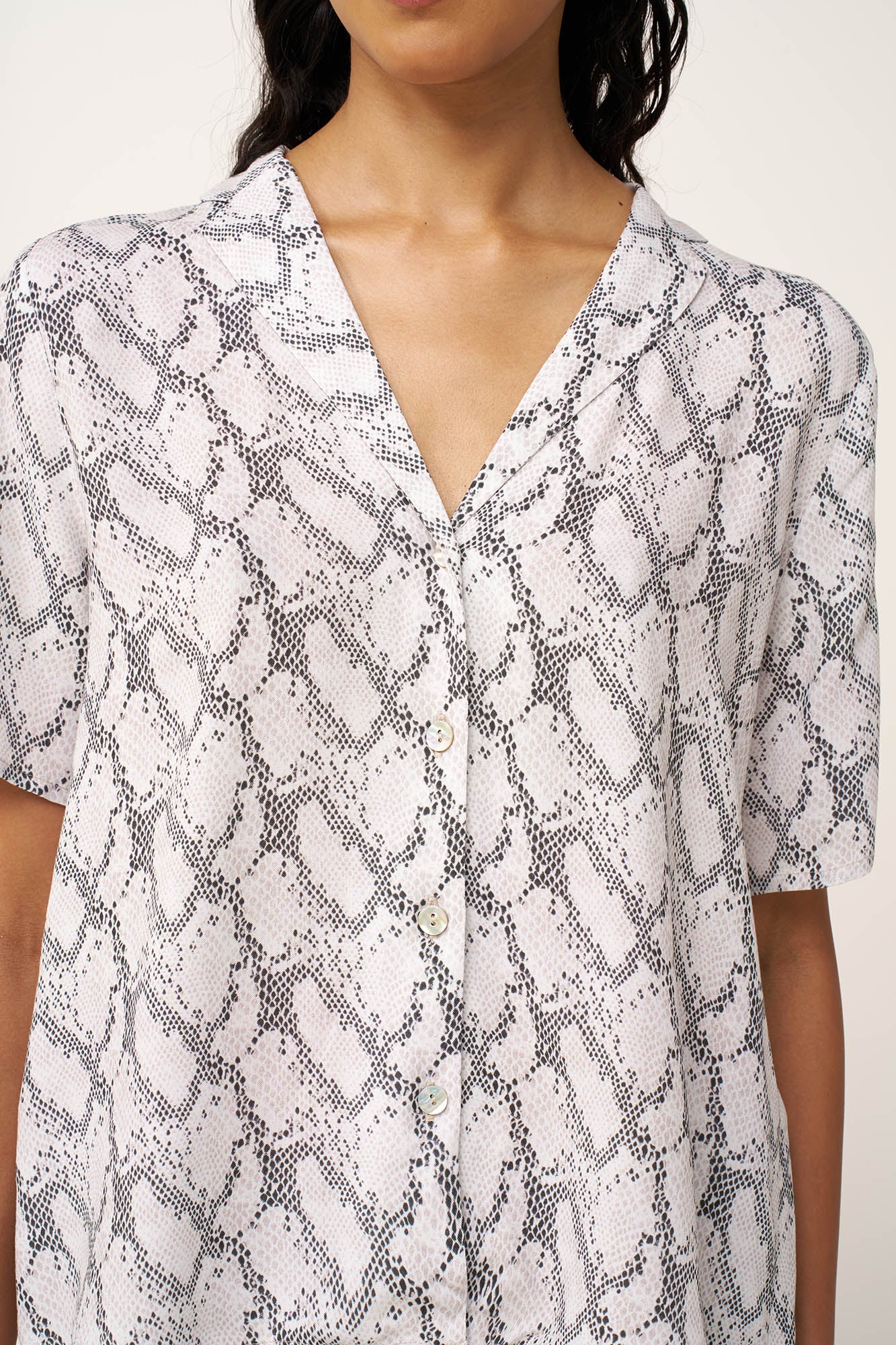 https://assets.vampfashion.com/SOFTONE_TMP_IMAGES/3_0221439440.jpg