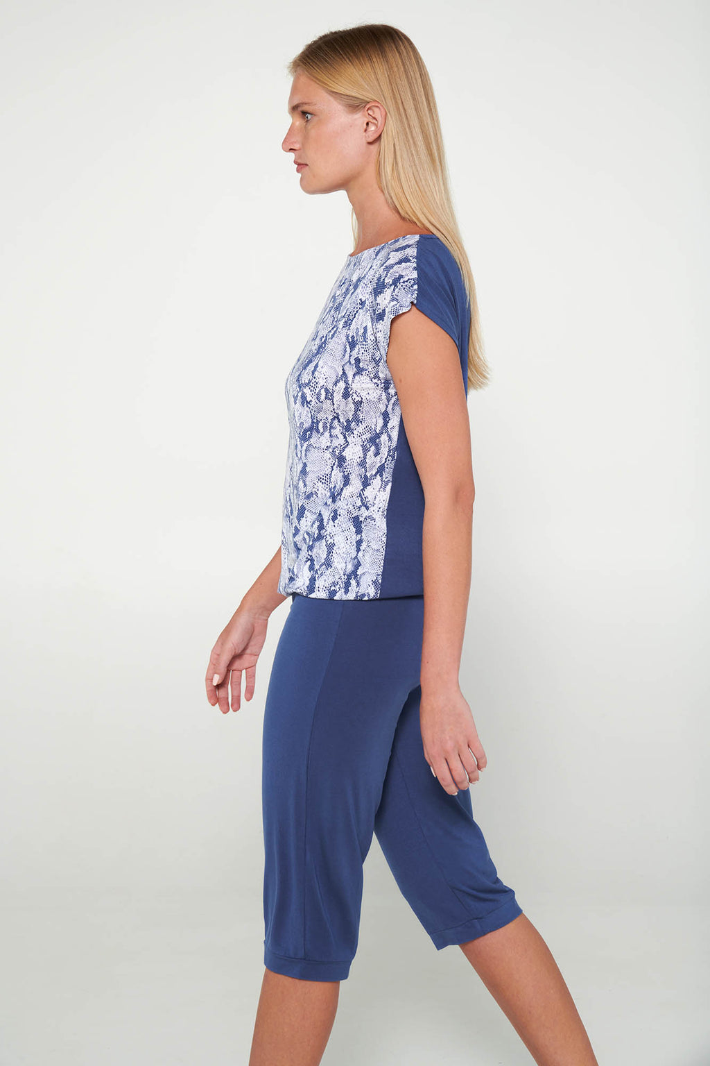 https://assets.vampfashion.com/SOFTONE_TMP_IMAGES/3_0253451560.jpg