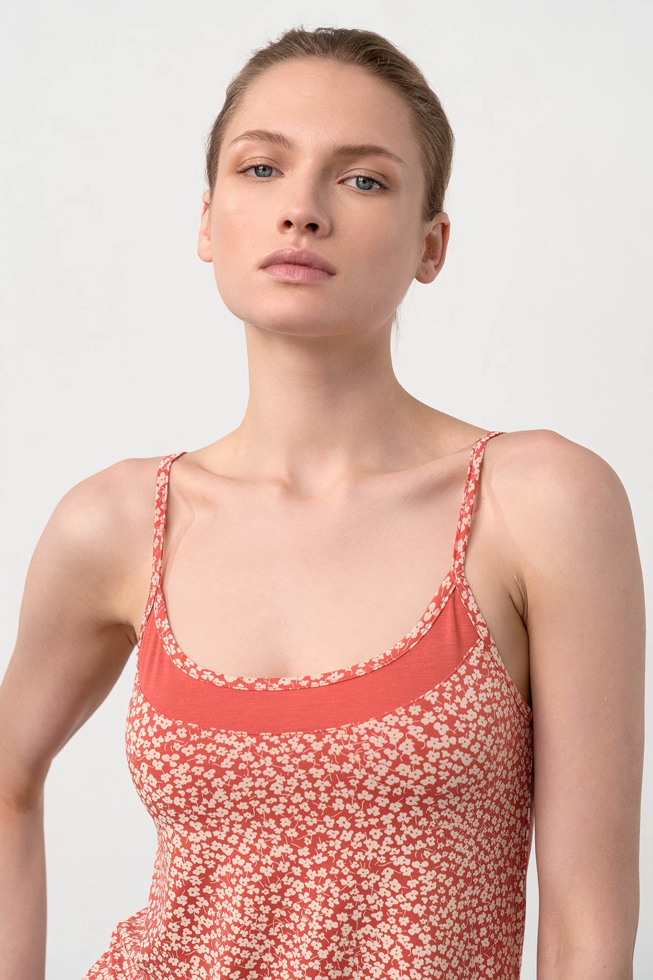 https://assets.vampfashion.com/SOFTONE_TMP_IMAGES/3_0352044943.jpg