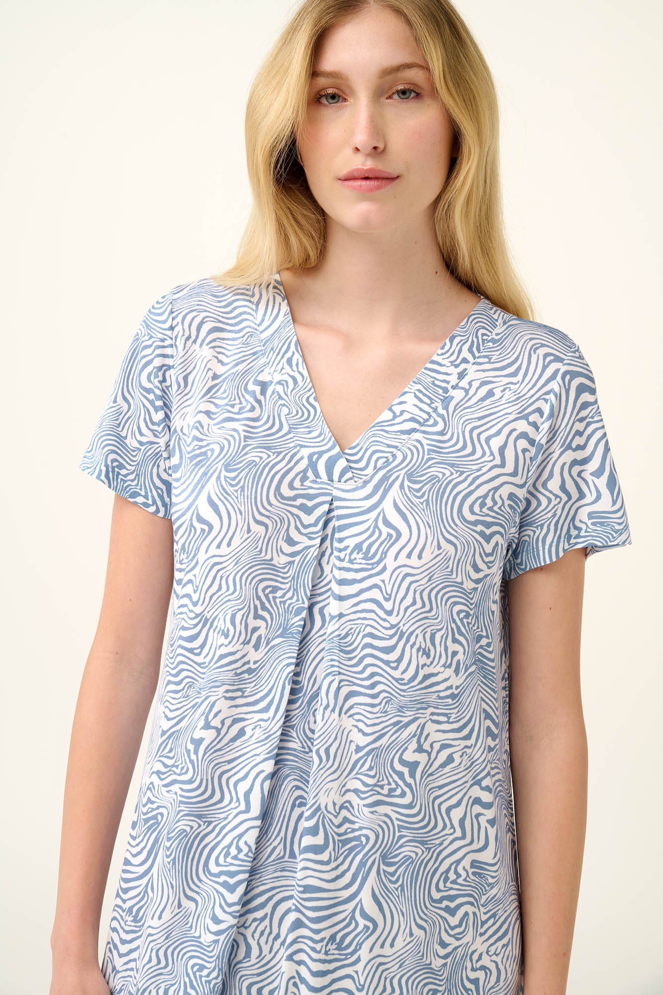 https://assets.vampfashion.com/SOFTONE_TMP_IMAGES/3_0396982749.jpg