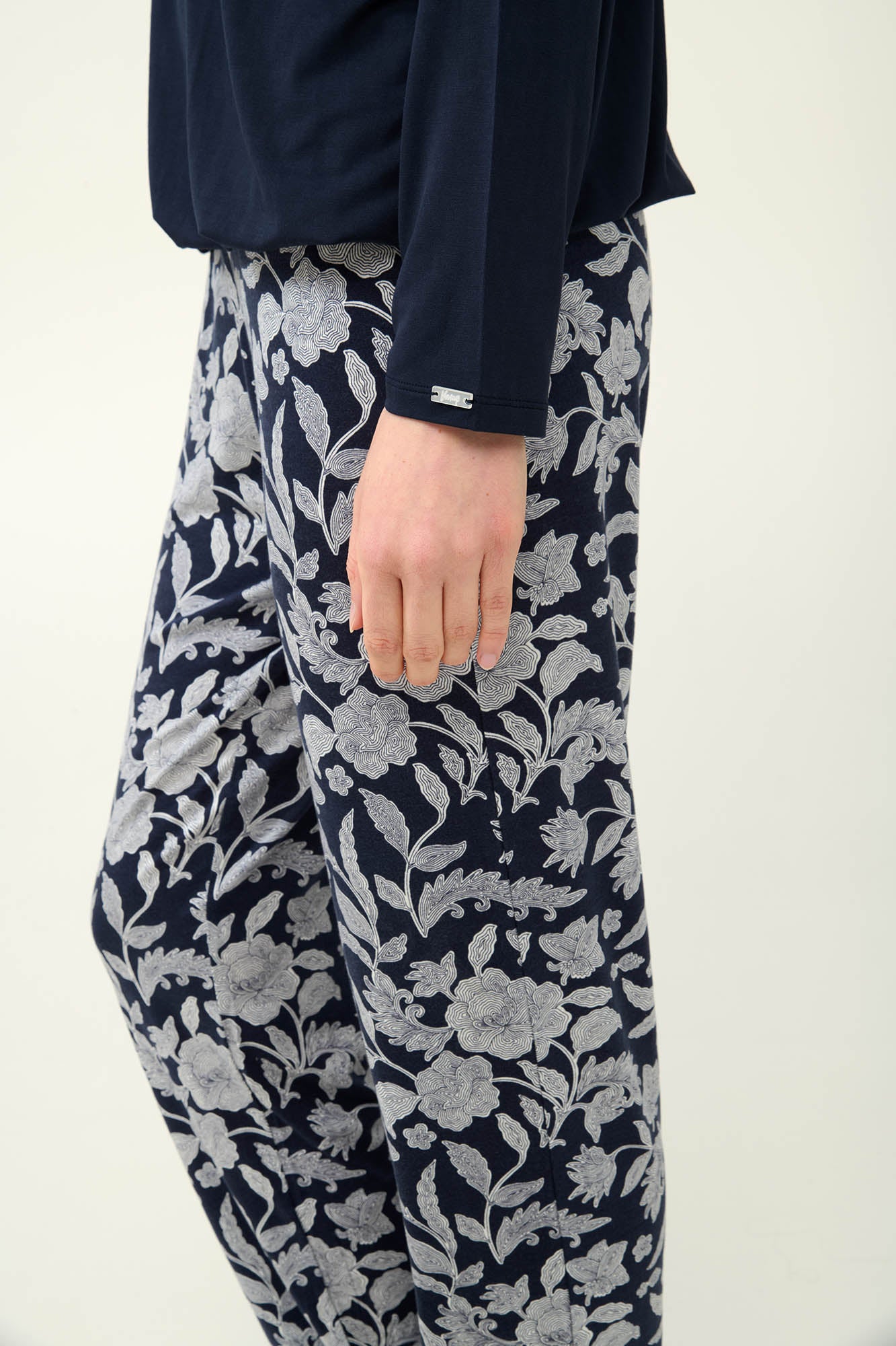 https://assets.vampfashion.com/SOFTONE_TMP_IMAGES/3_0430388740.jpg
