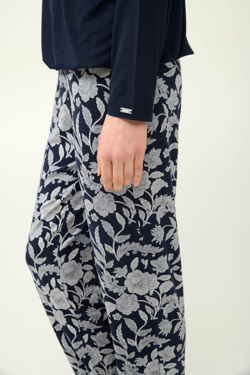 https://assets.vampfashion.com/SOFTONE_TMP_IMAGES/3_0430388740.jpg