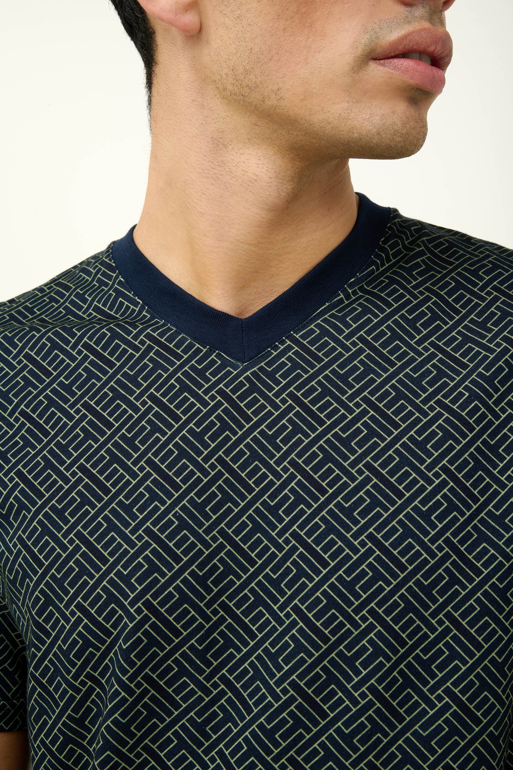 https://assets.vampfashion.com/SOFTONE_TMP_IMAGES/3_0435855411.jpg