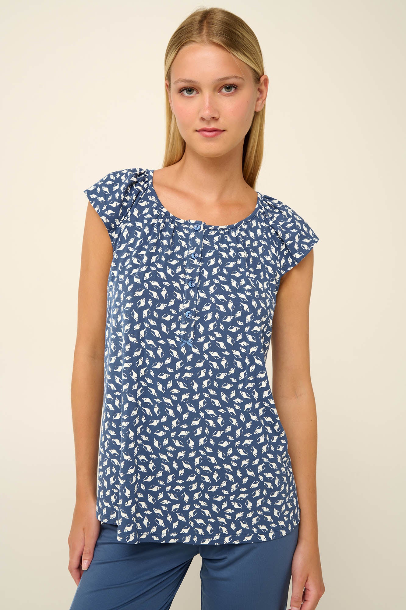https://assets.vampfashion.com/SOFTONE_TMP_IMAGES/3_0504295797.jpg