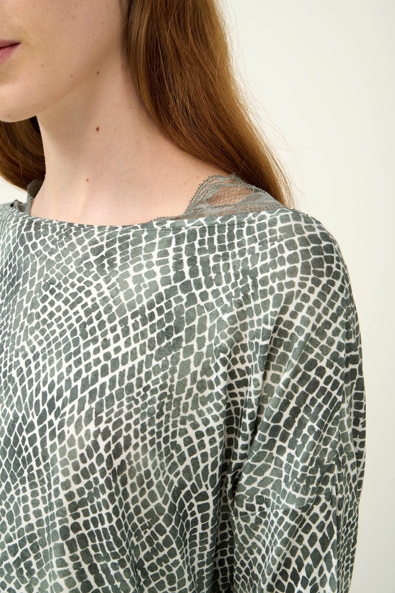 https://assets.vampfashion.com/SOFTONE_TMP_IMAGES/3_0567194059.jpg