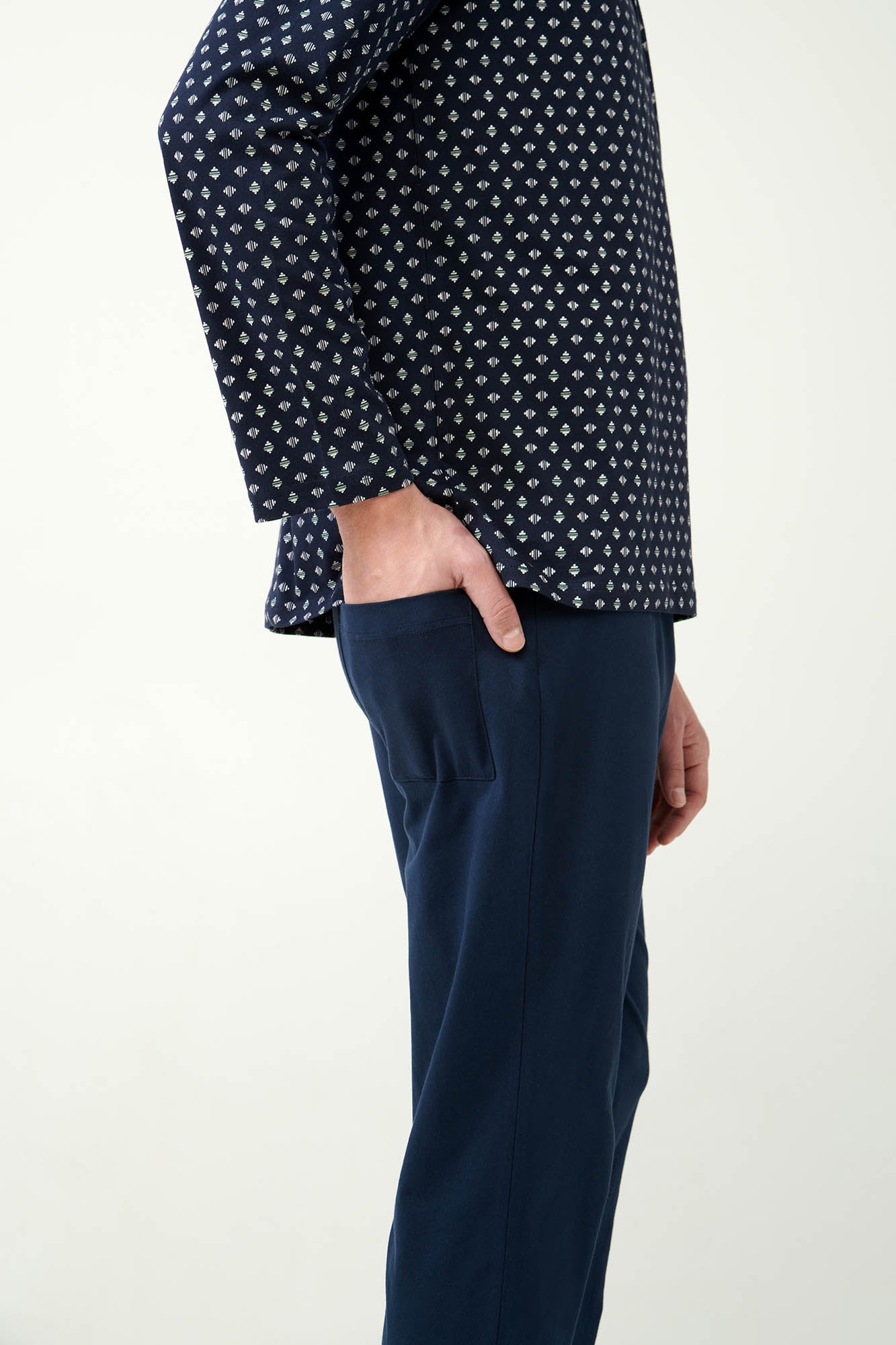 https://assets.vampfashion.com/SOFTONE_TMP_IMAGES/3_0582909568.jpg