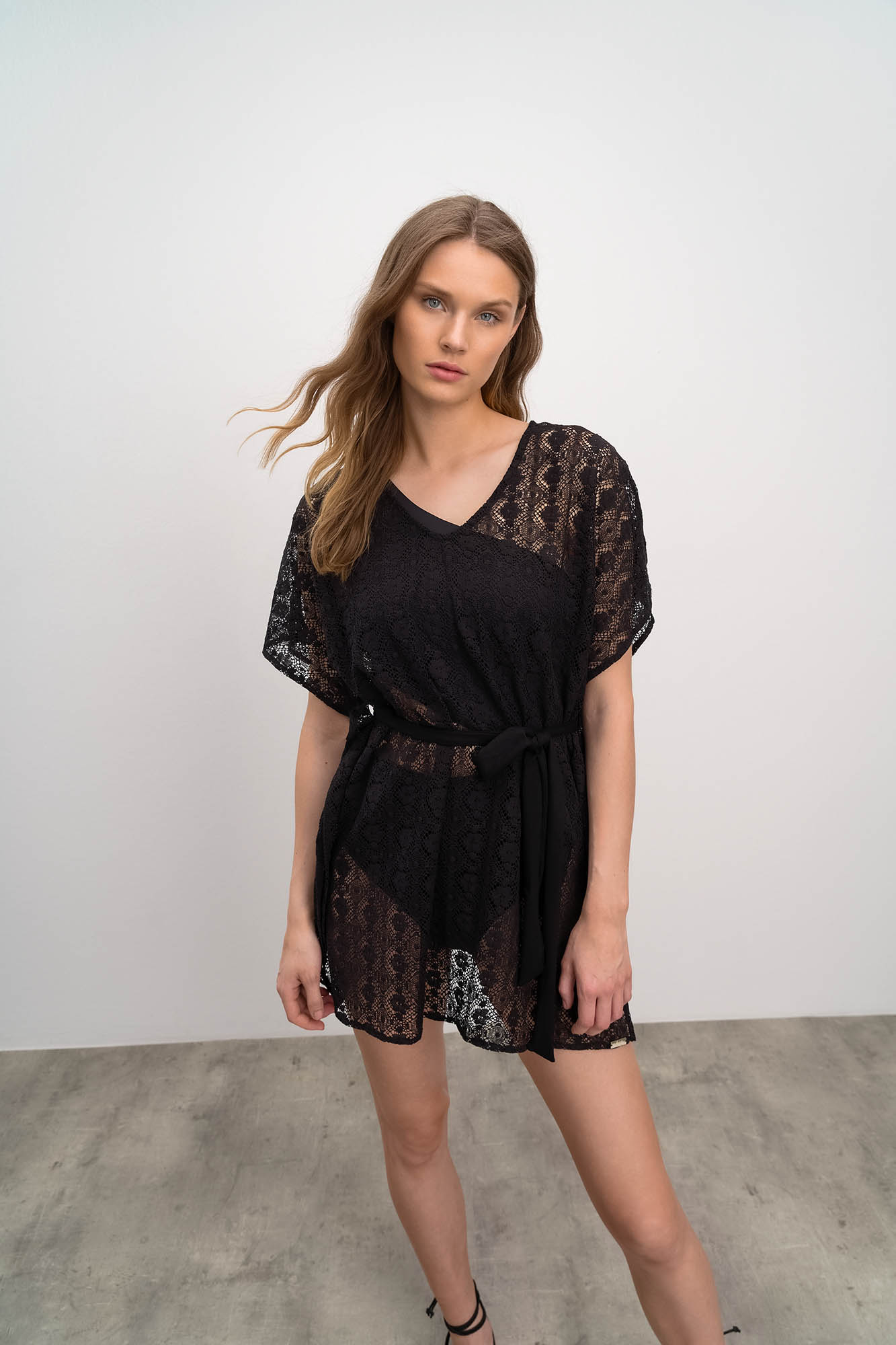 Vamp - Κοντομάνικο Μονόχρωμο Φόρεμα