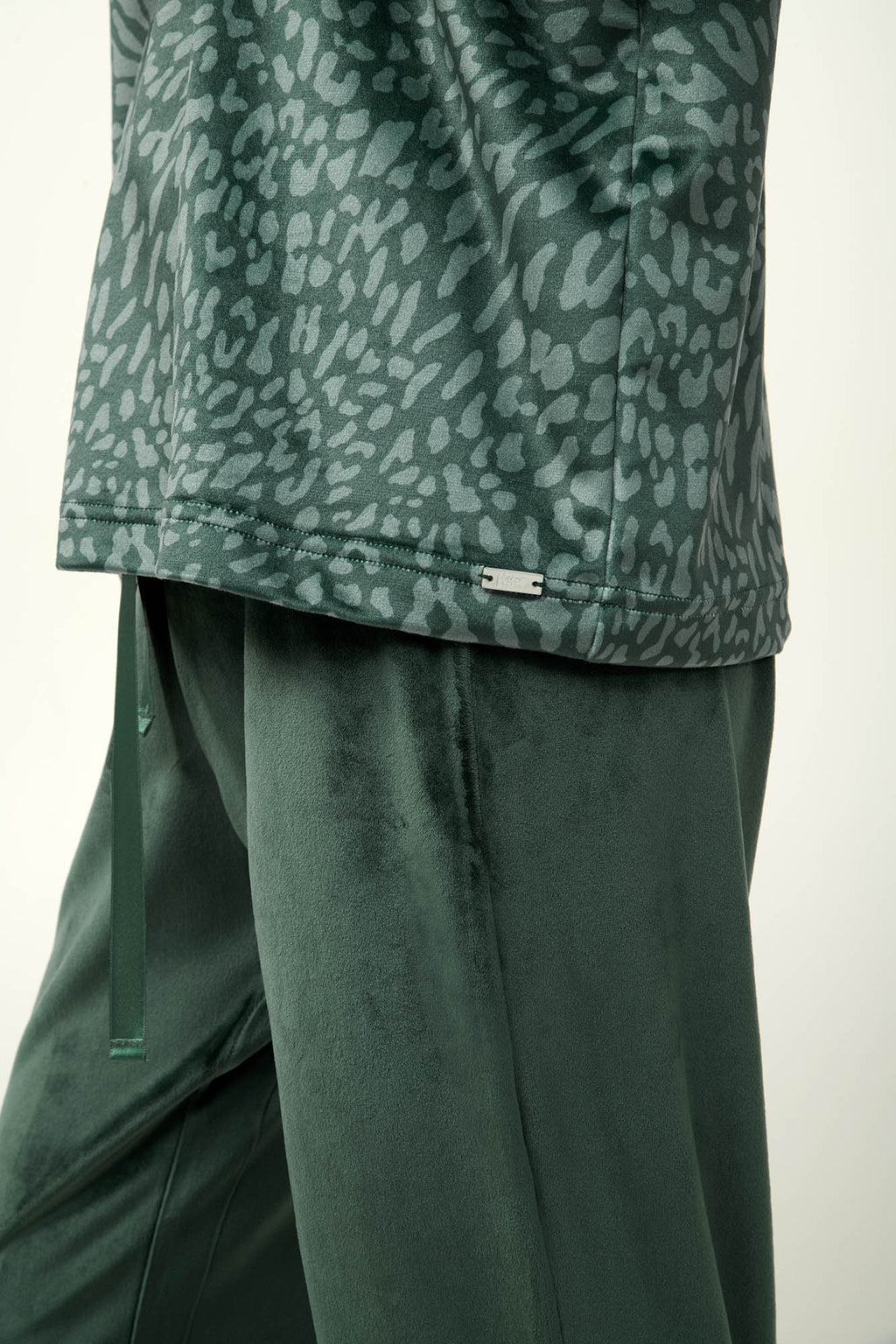 https://assets.vampfashion.com/SOFTONE_TMP_IMAGES/3_0613120194.jpg