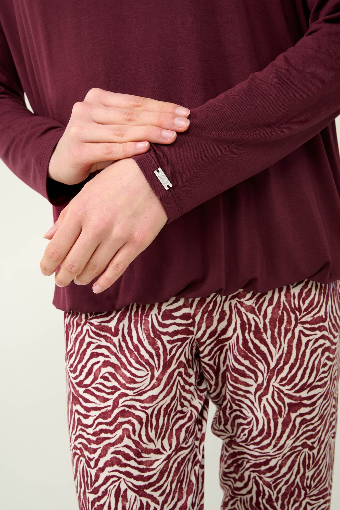 https://assets.vampfashion.com/SOFTONE_TMP_IMAGES/3_0646427237.jpg