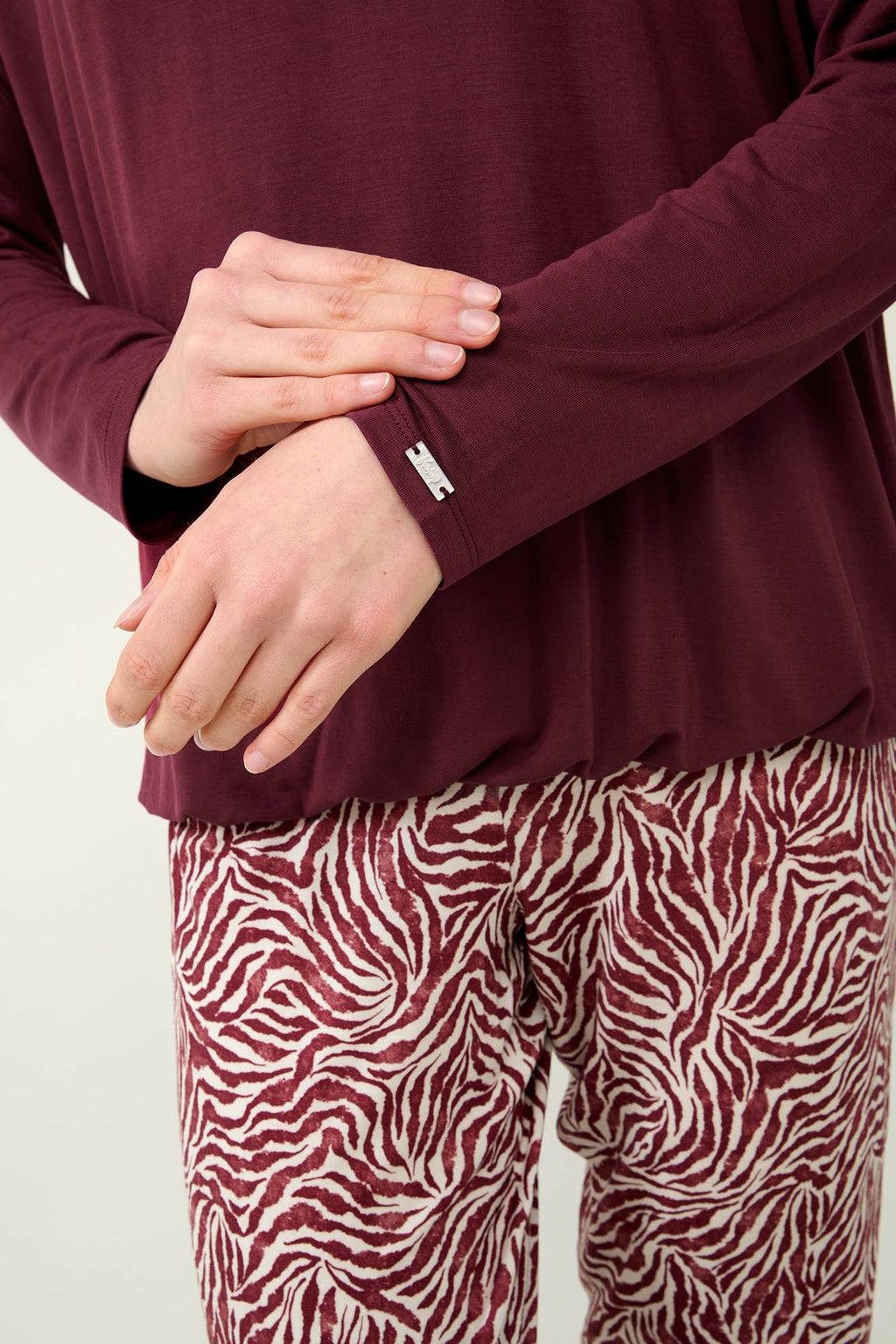 https://assets.vampfashion.com/SOFTONE_TMP_IMAGES/3_0646427237.jpg