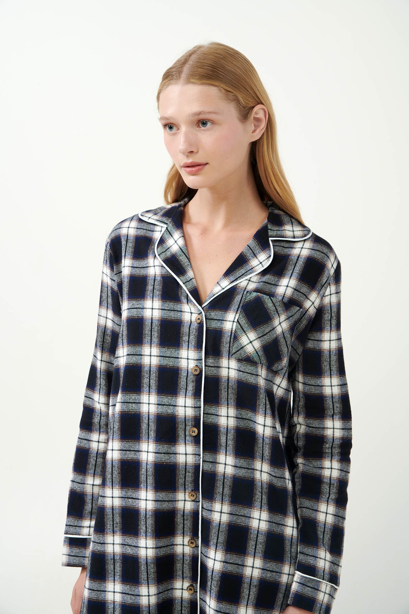 https://assets.vampfashion.com/SOFTONE_TMP_IMAGES/3_0648154075.jpg