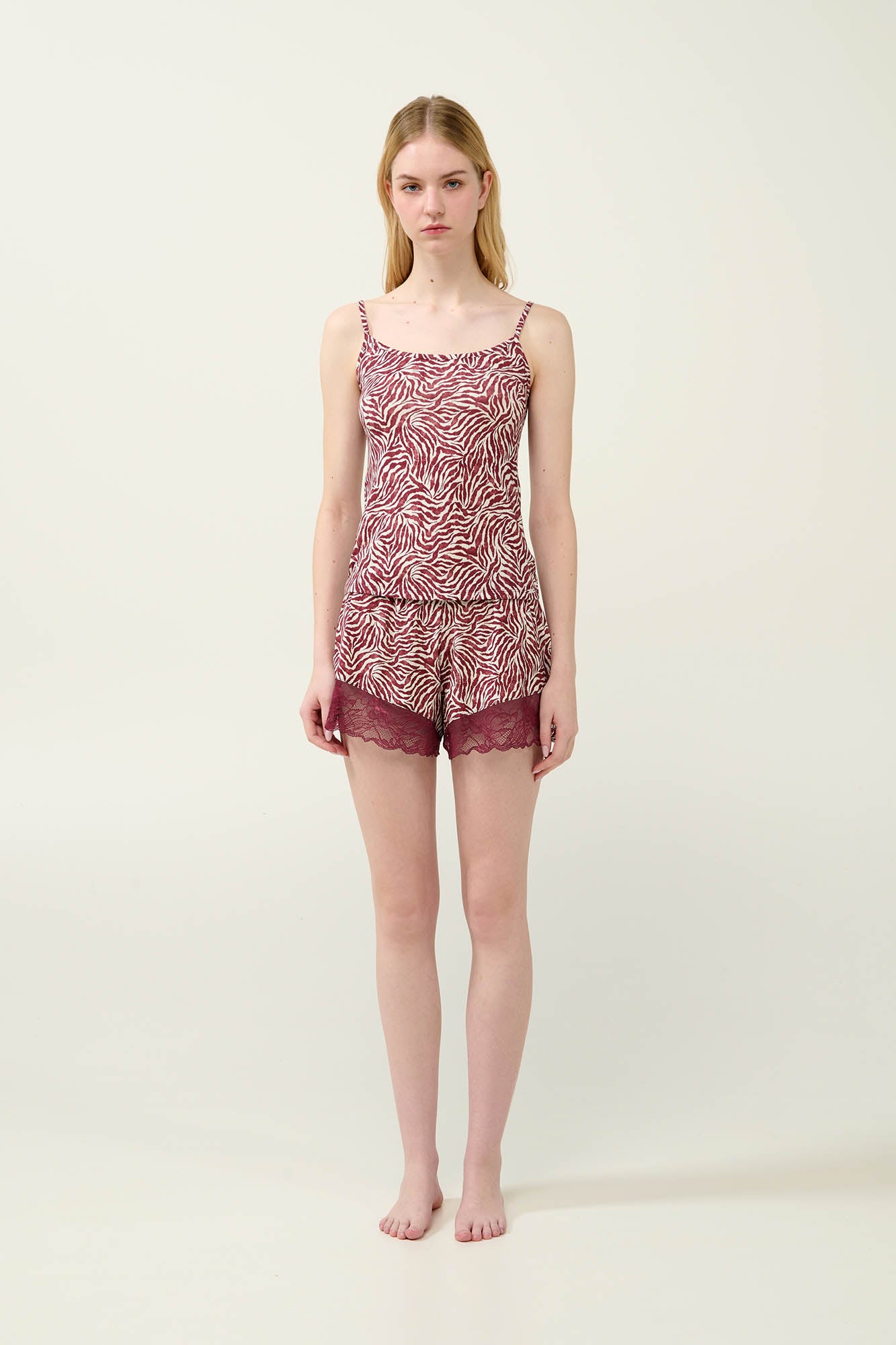 https://assets.vampfashion.com/SOFTONE_TMP_IMAGES/3_0677695208.jpg