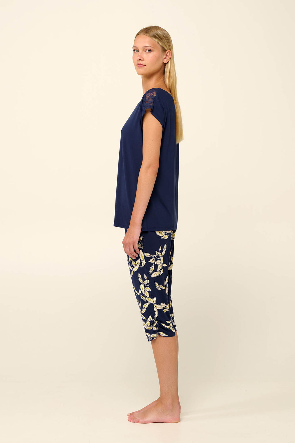 Vamp - Γυναικεία Πυτζάμα Micromodal με Κάπρι Παντελόνι