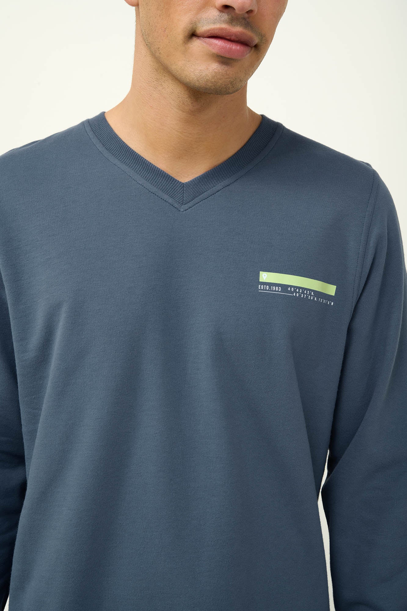 Vamp - Ανδρική Φούτερ Φόρμα με V Λαιμόκοψη