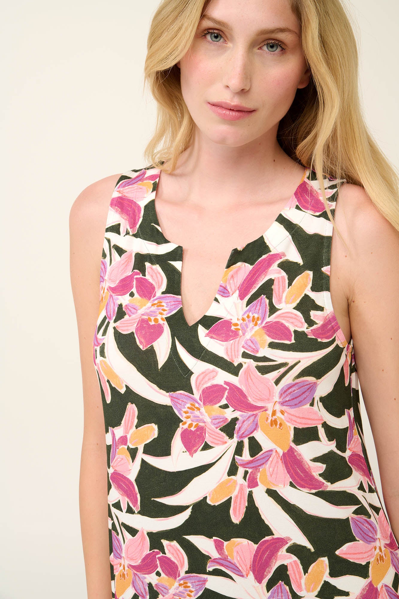 https://assets.vampfashion.com/SOFTONE_TMP_IMAGES/3_0748459868.jpg